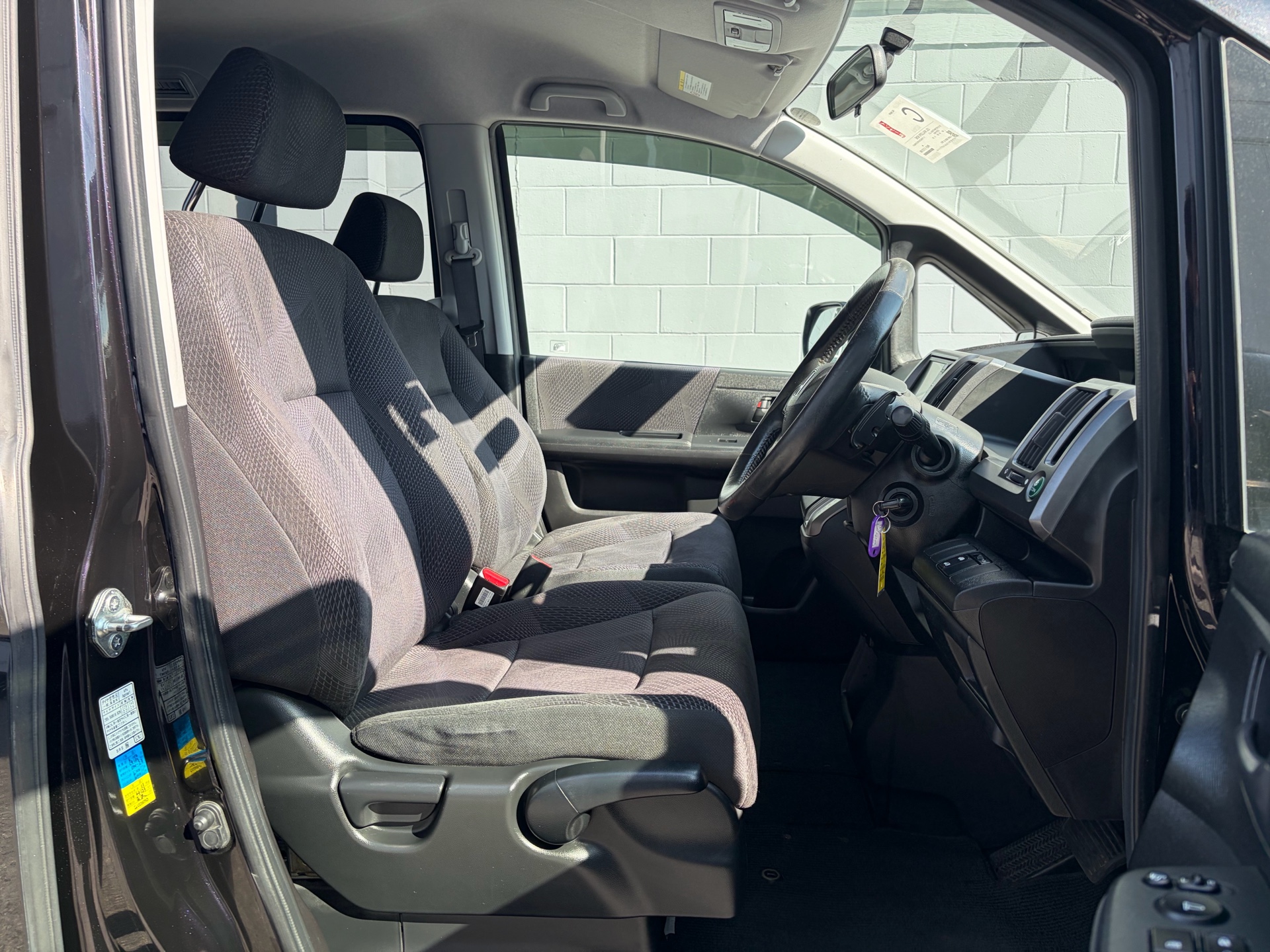 Vehicle photo 14