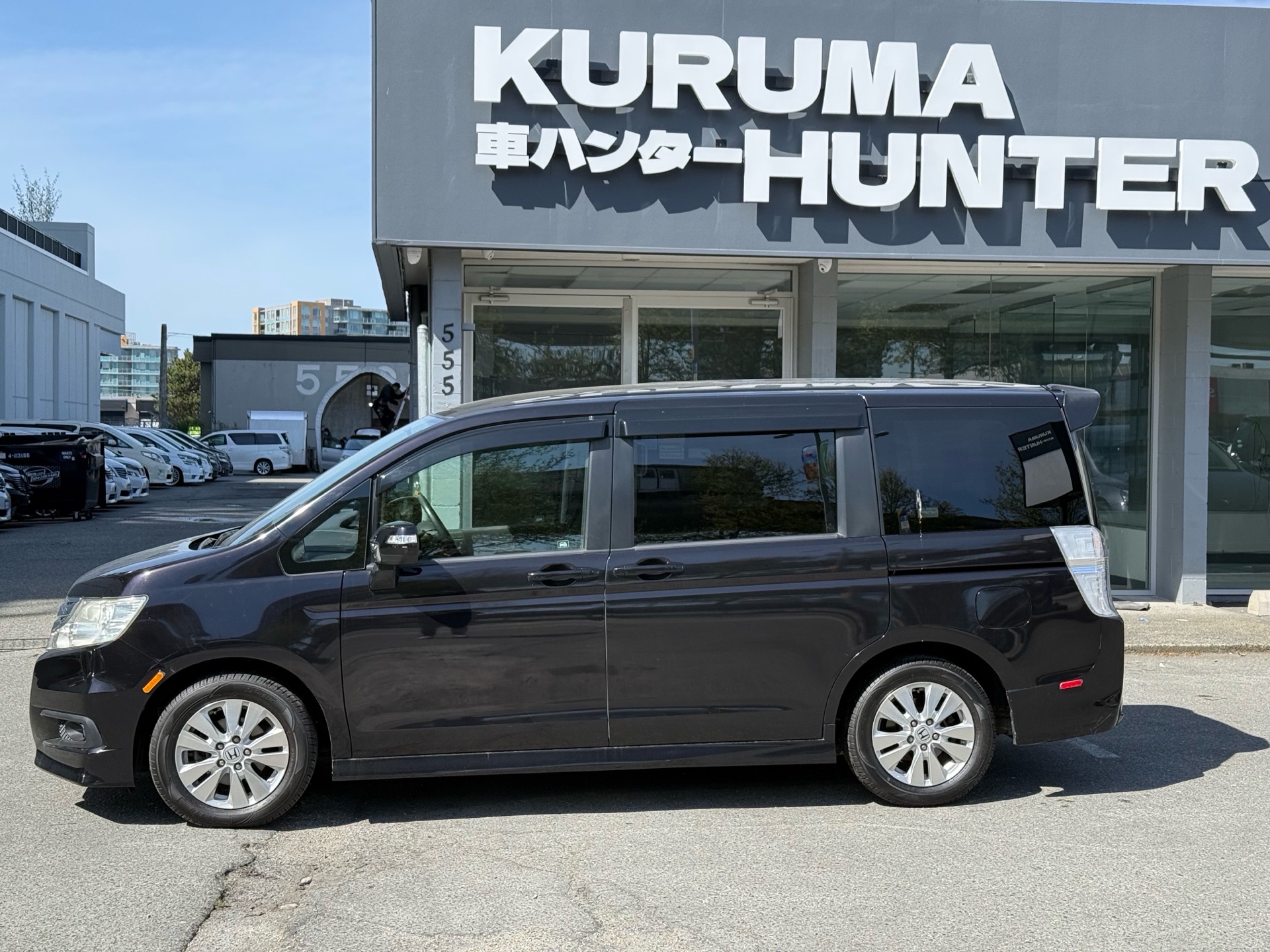 Vehicle photo 3