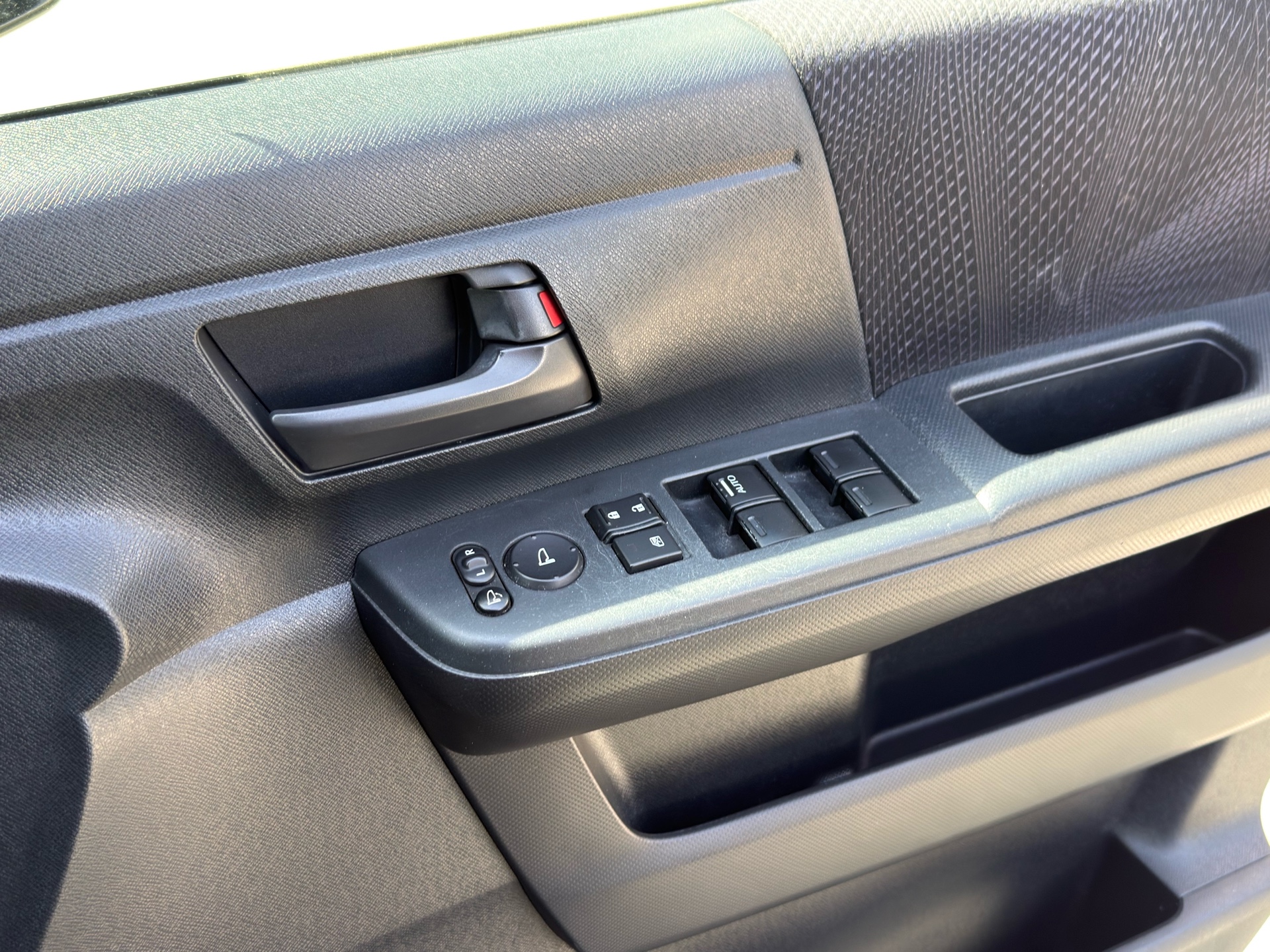 Vehicle photo 10