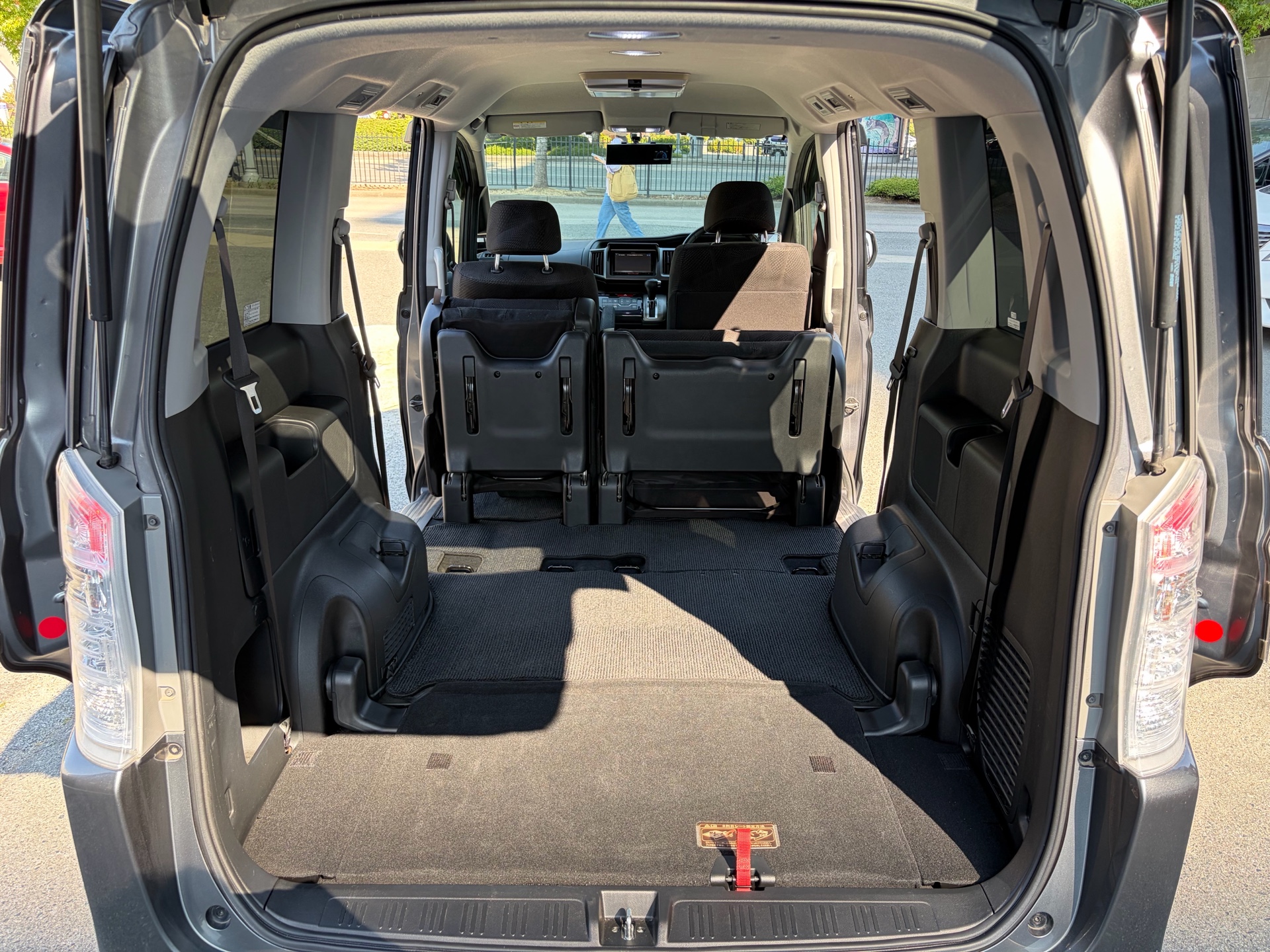 Vehicle photo 16