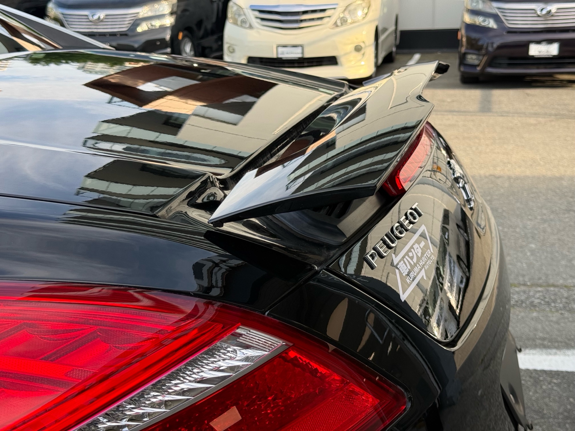 Vehicle photo 12