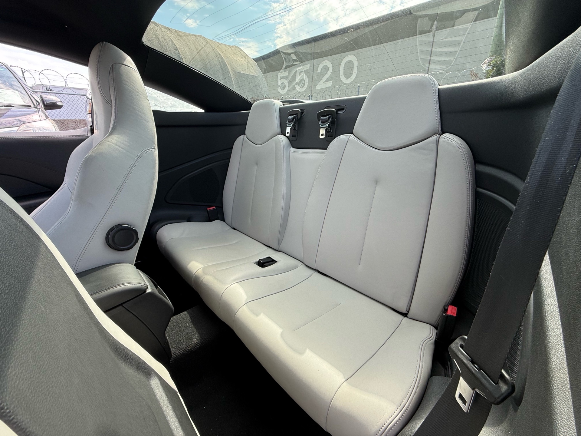 Vehicle photo 15