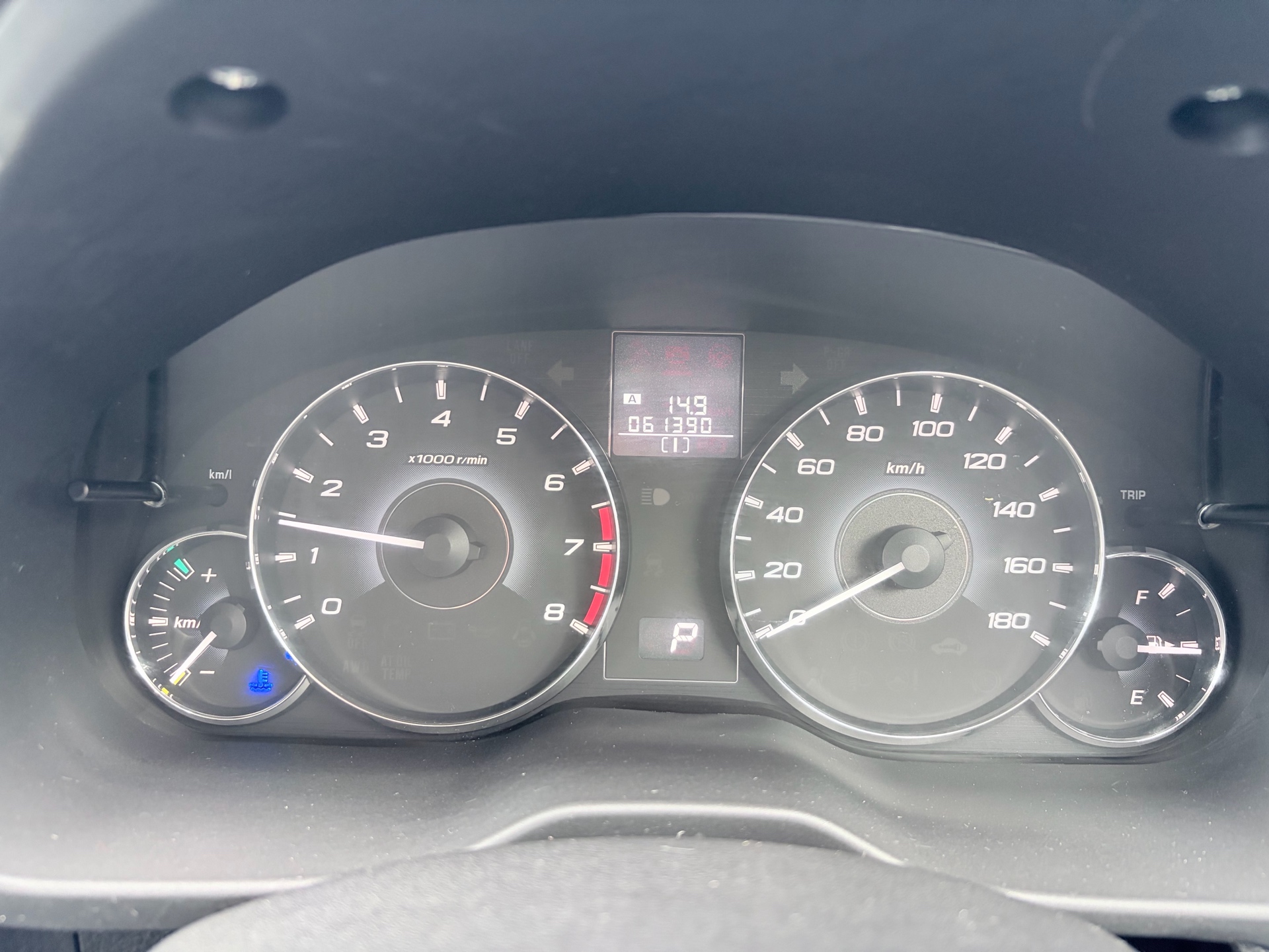 Vehicle photo 8