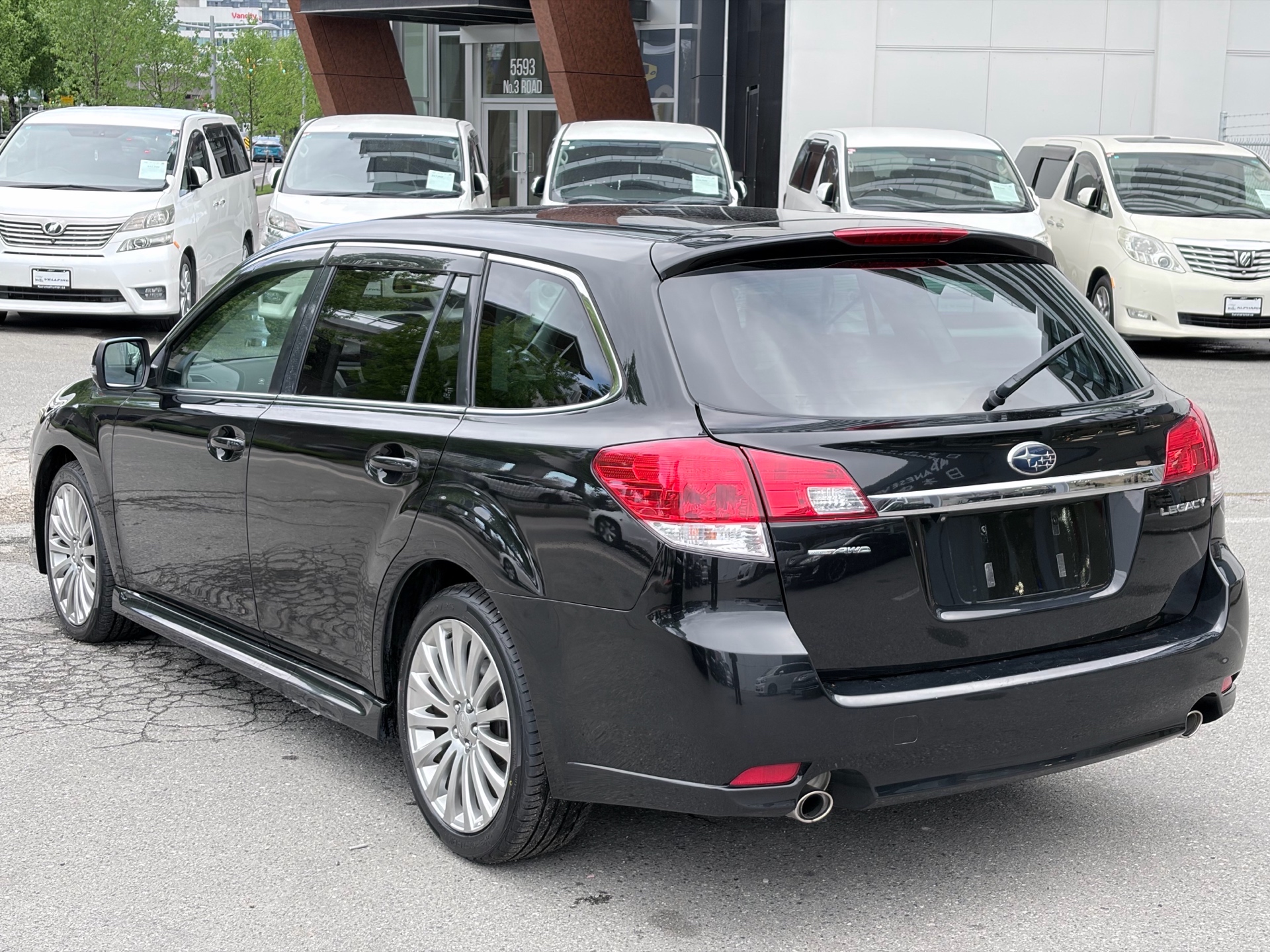 Vehicle photo 4