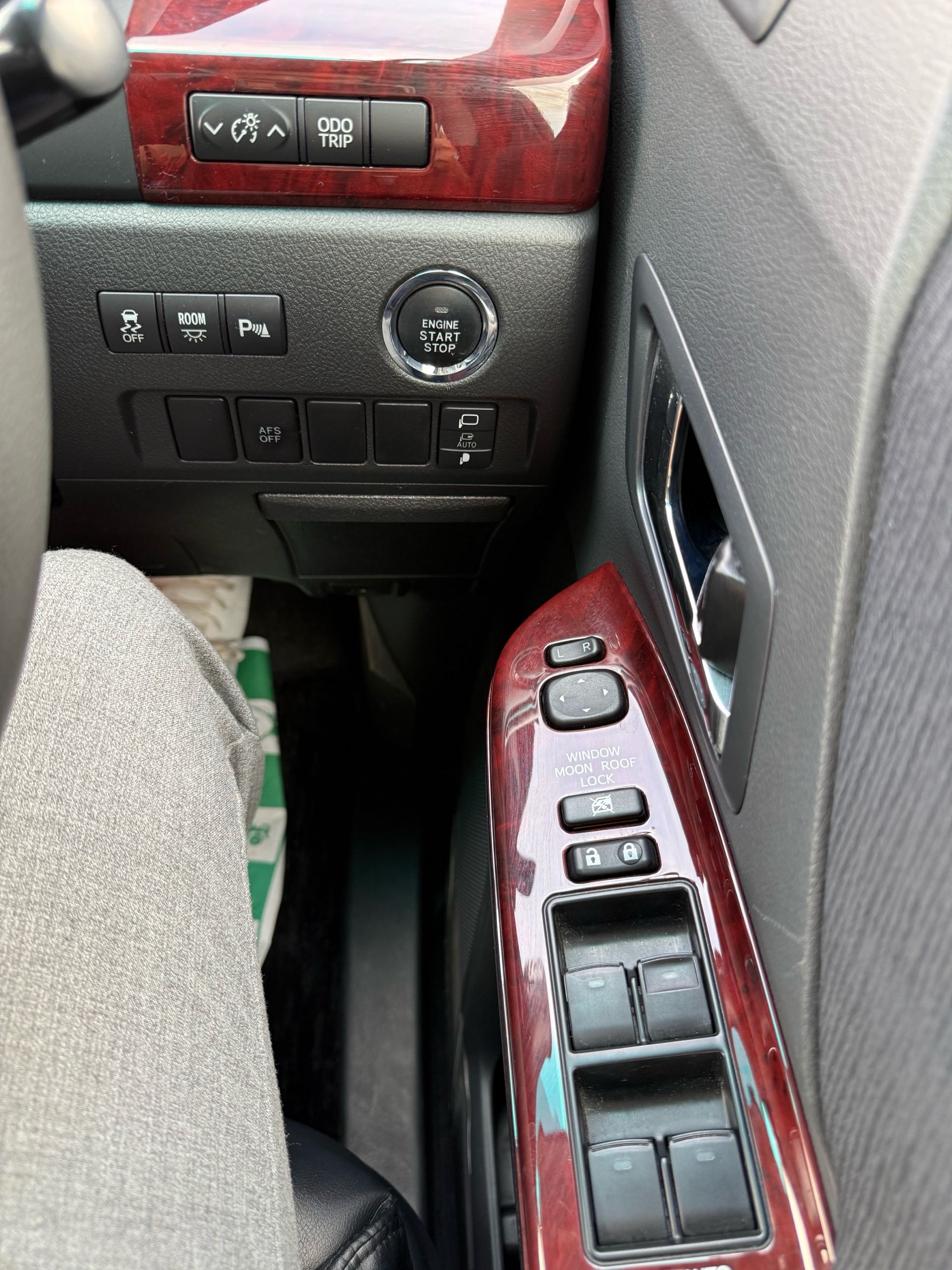 Vehicle photo 11
