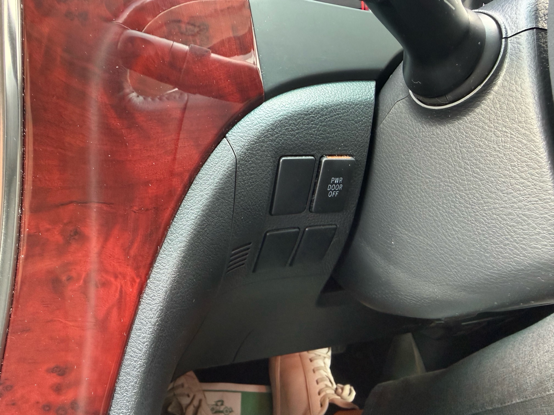 Vehicle photo 12