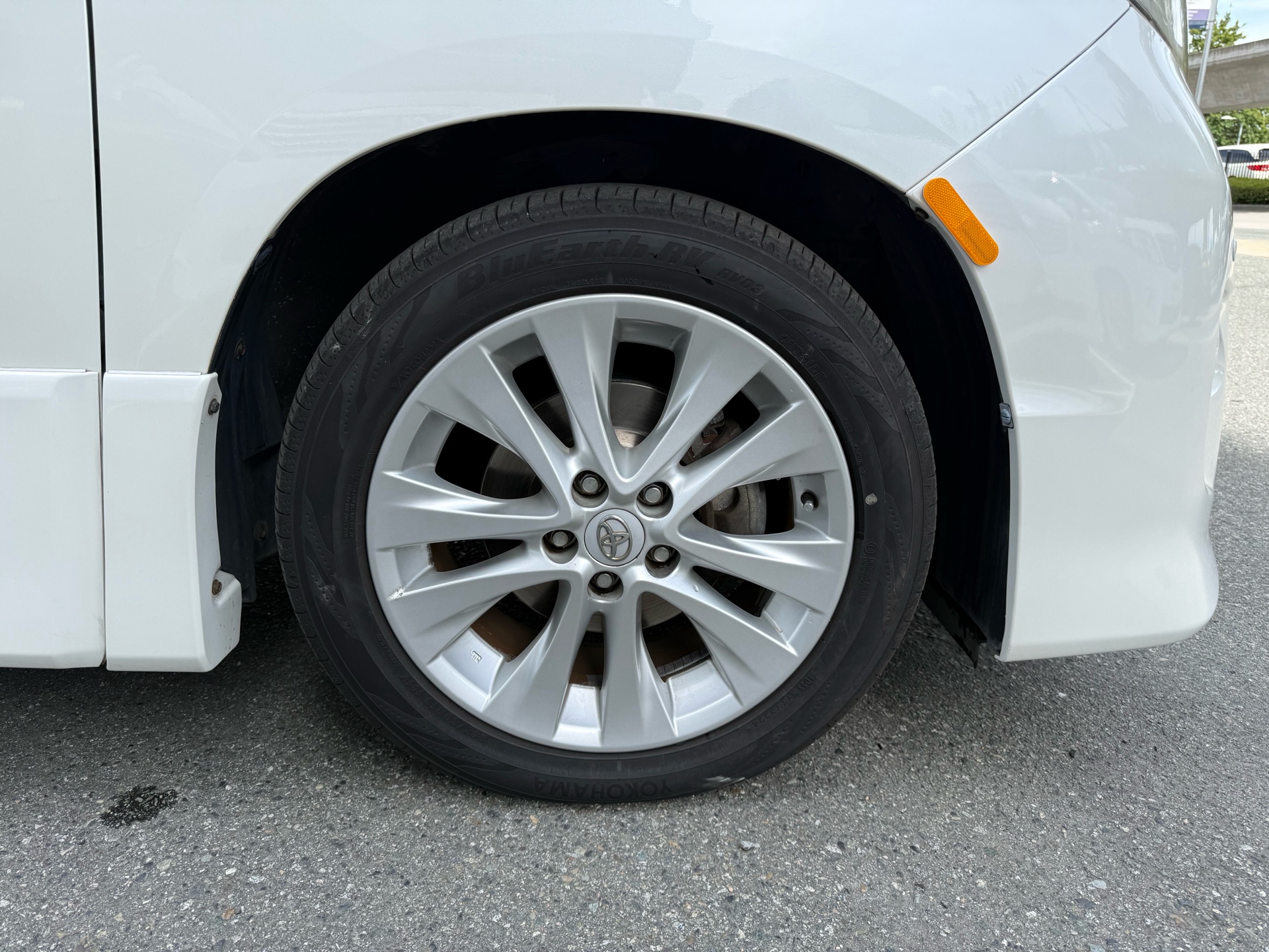 Vehicle photo 15