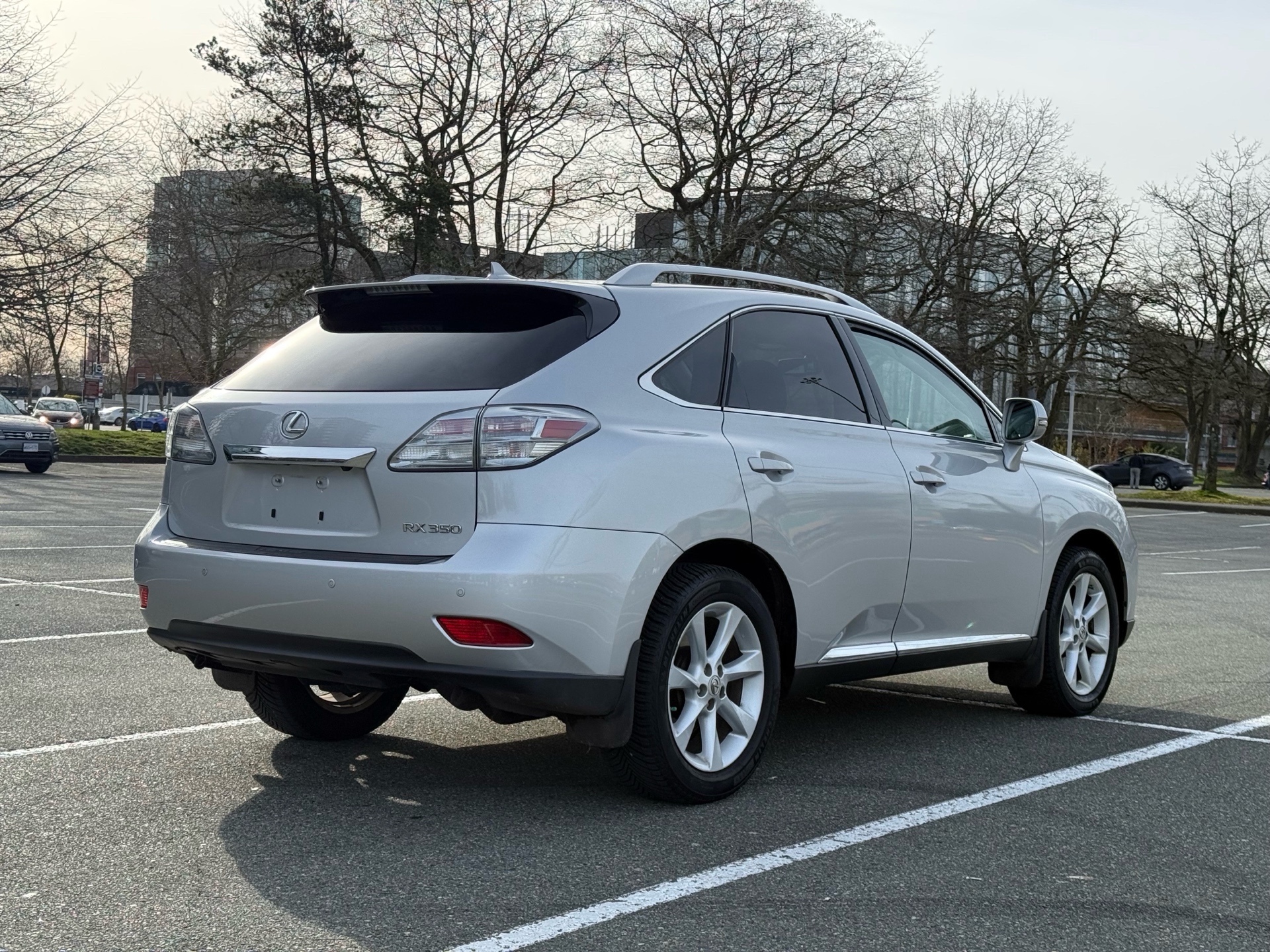 Vehicle photo 4