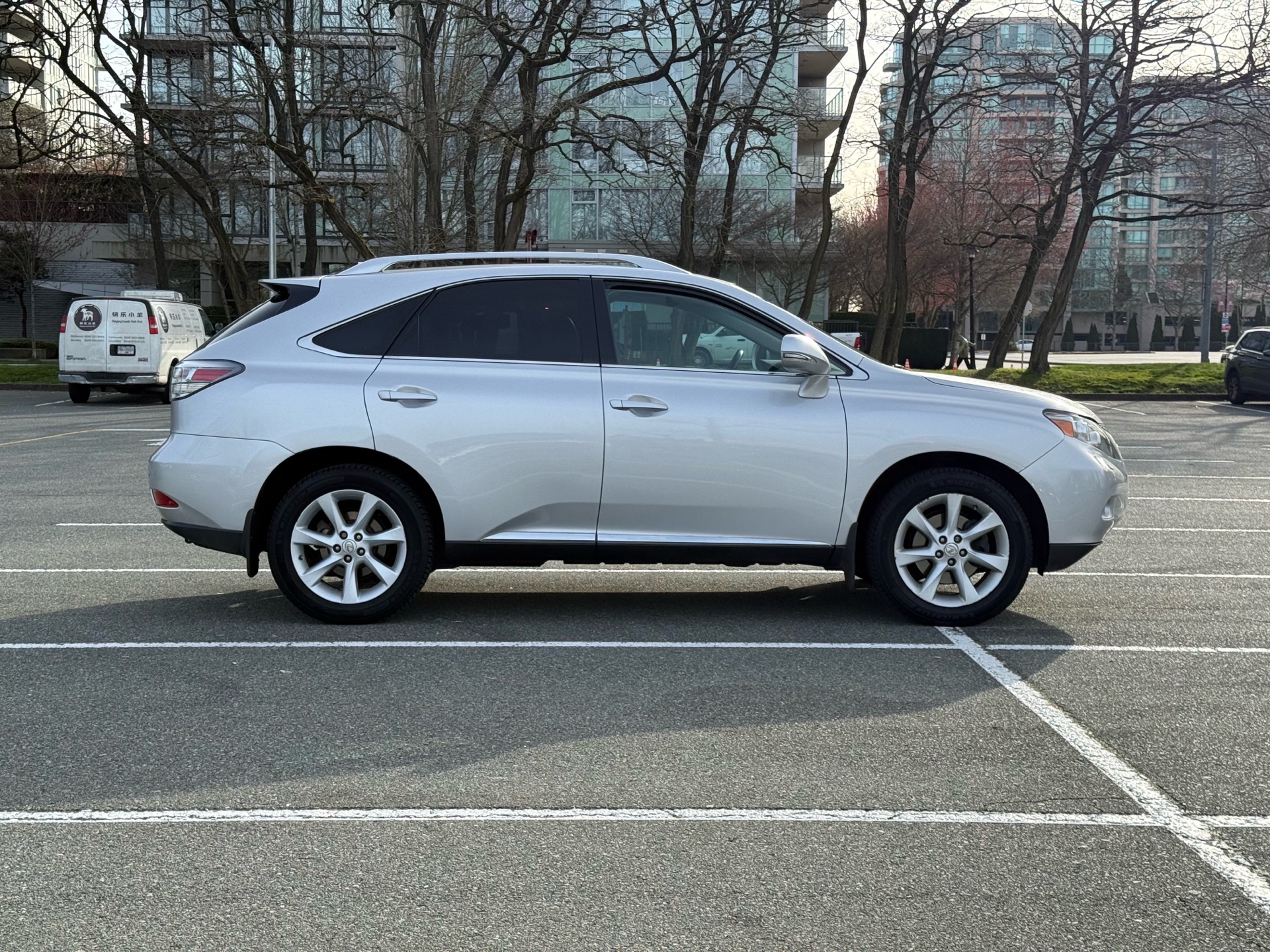 Vehicle photo 2