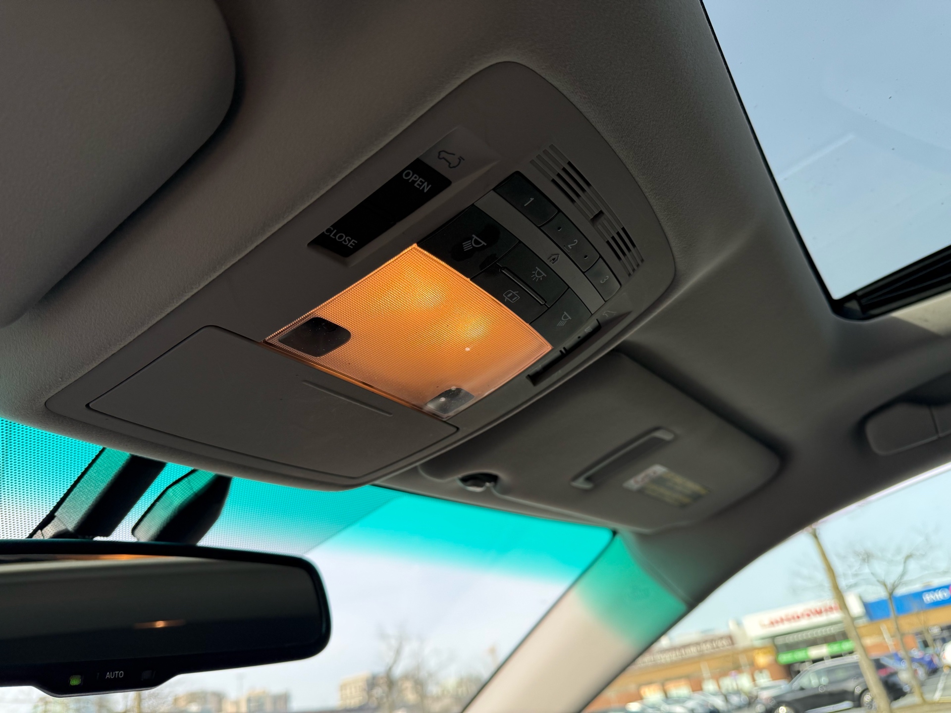 Vehicle photo 16