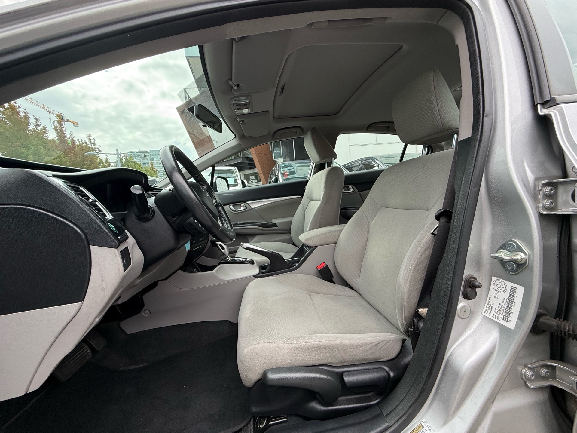 Vehicle photo 7