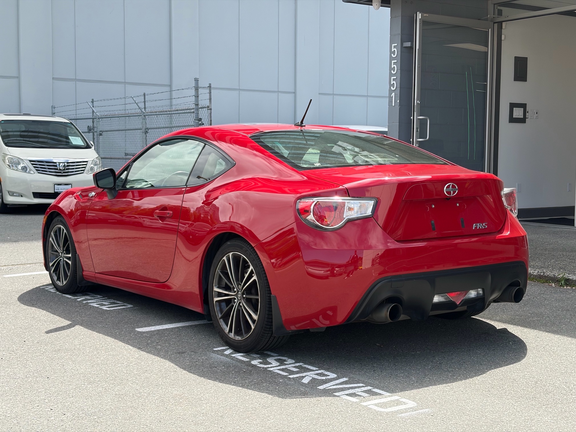 Vehicle photo 4