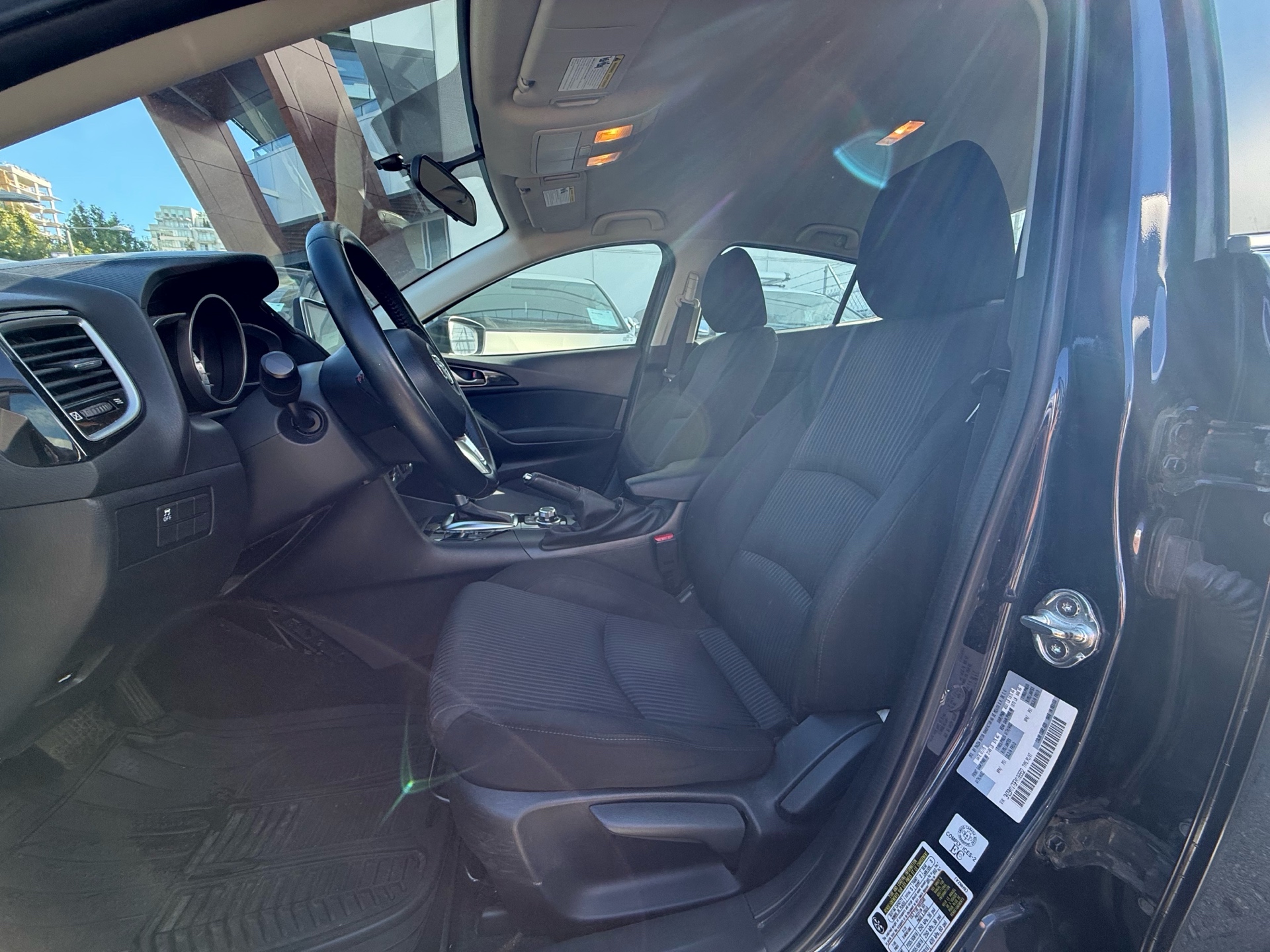 Vehicle photo 5