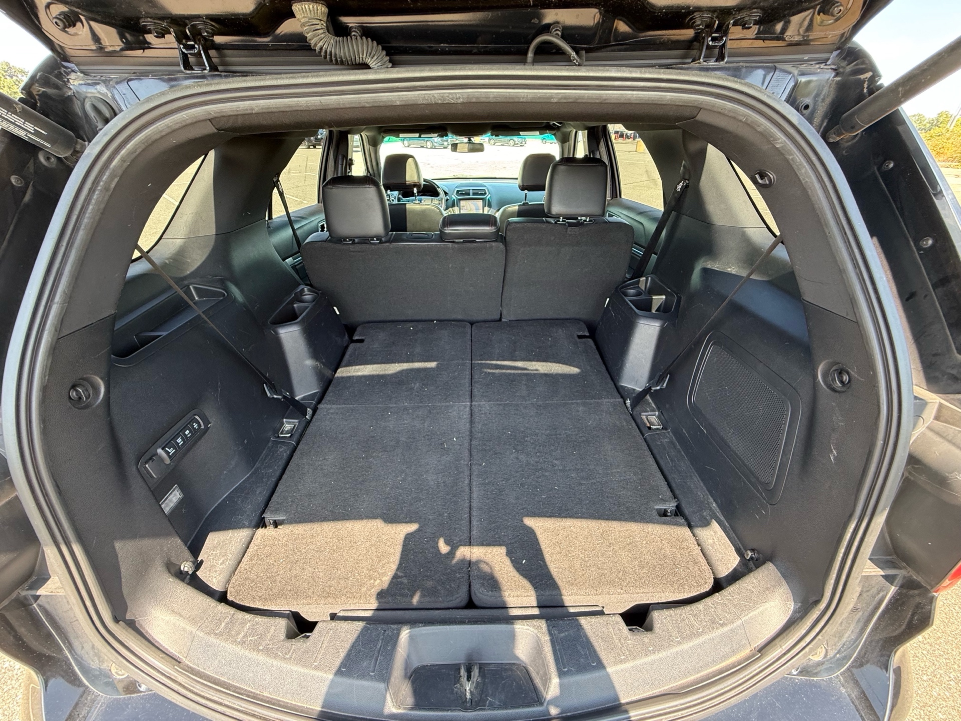 Vehicle photo 14