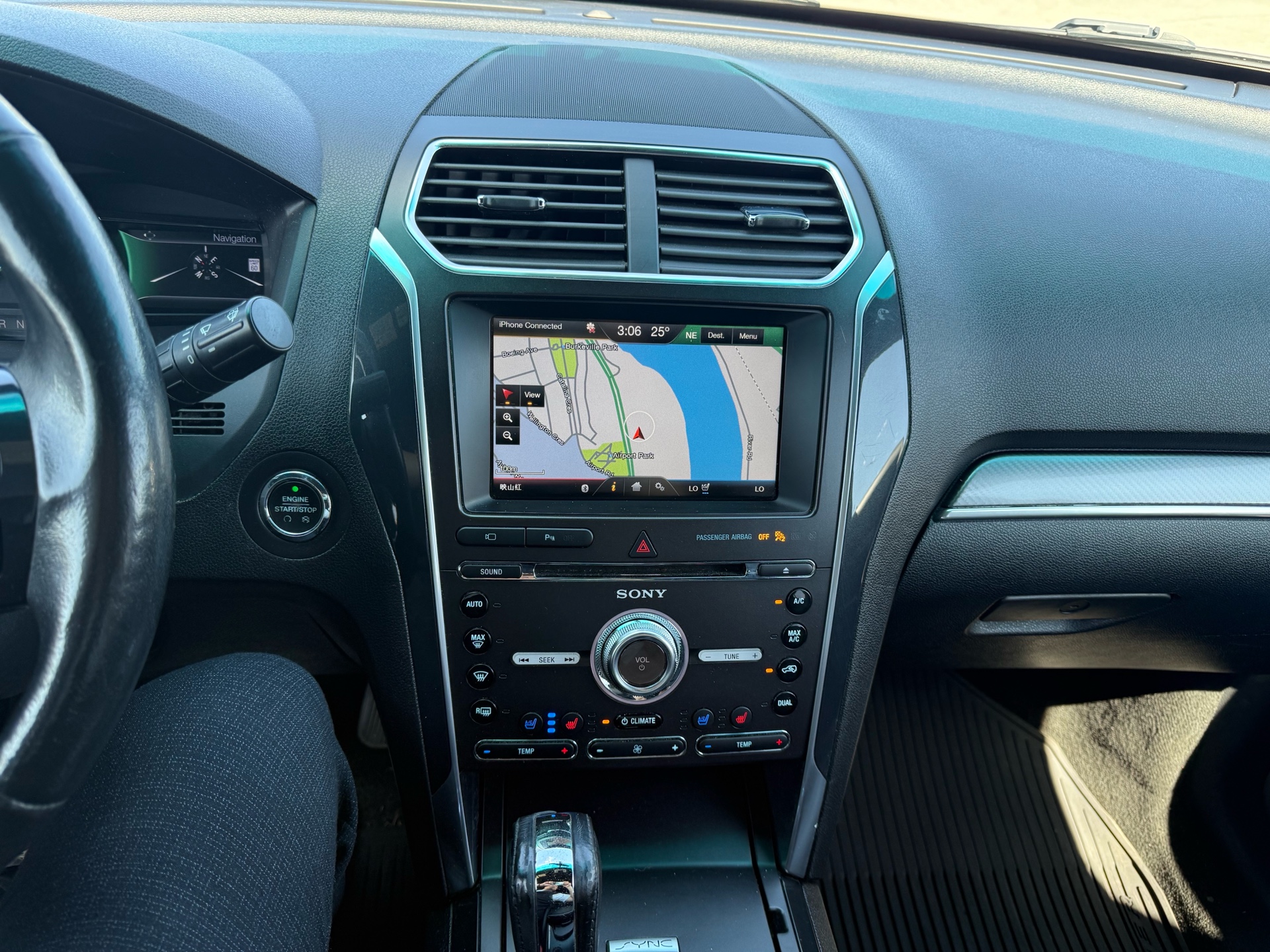 Vehicle photo 8
