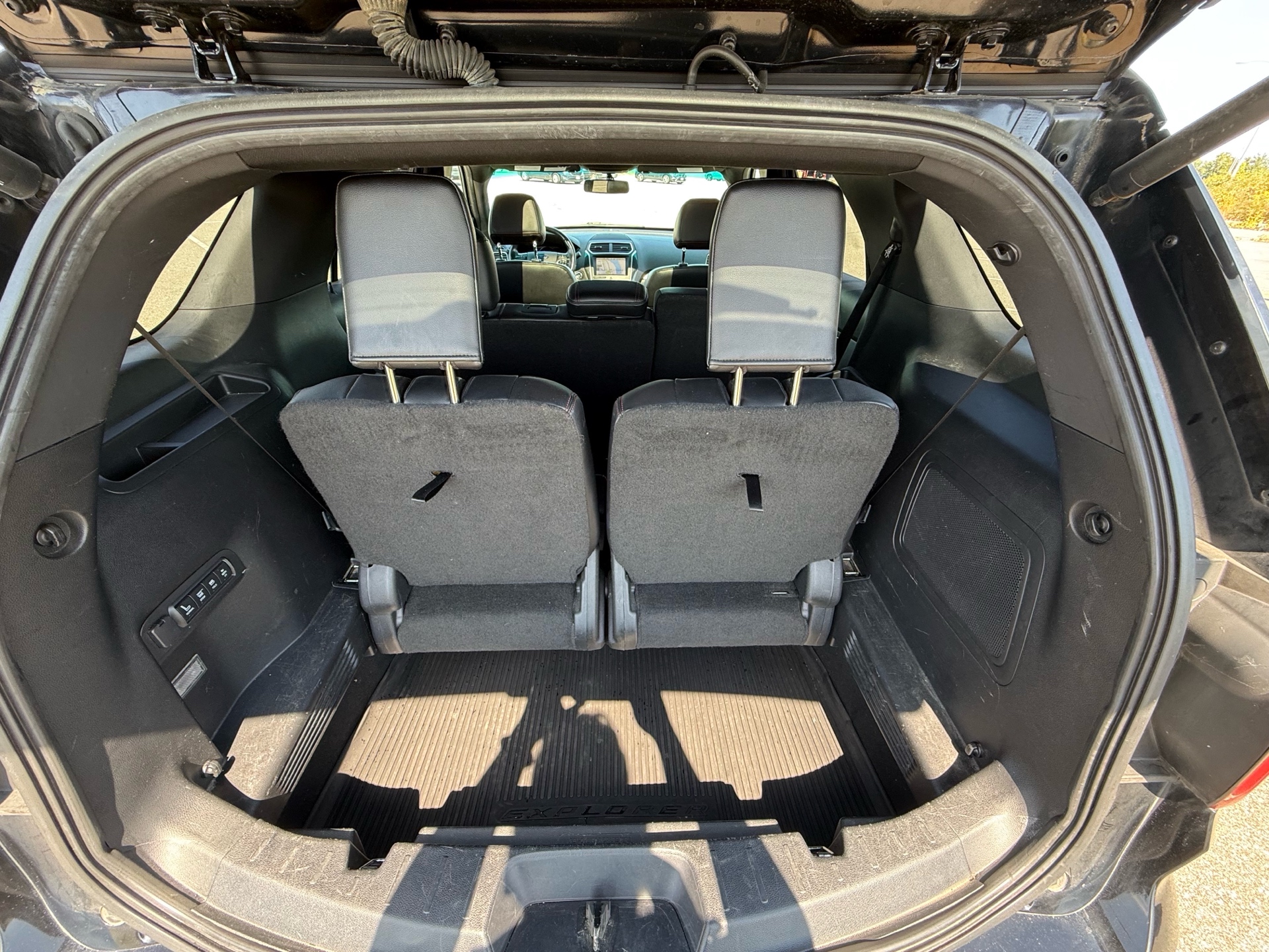 Vehicle photo 13