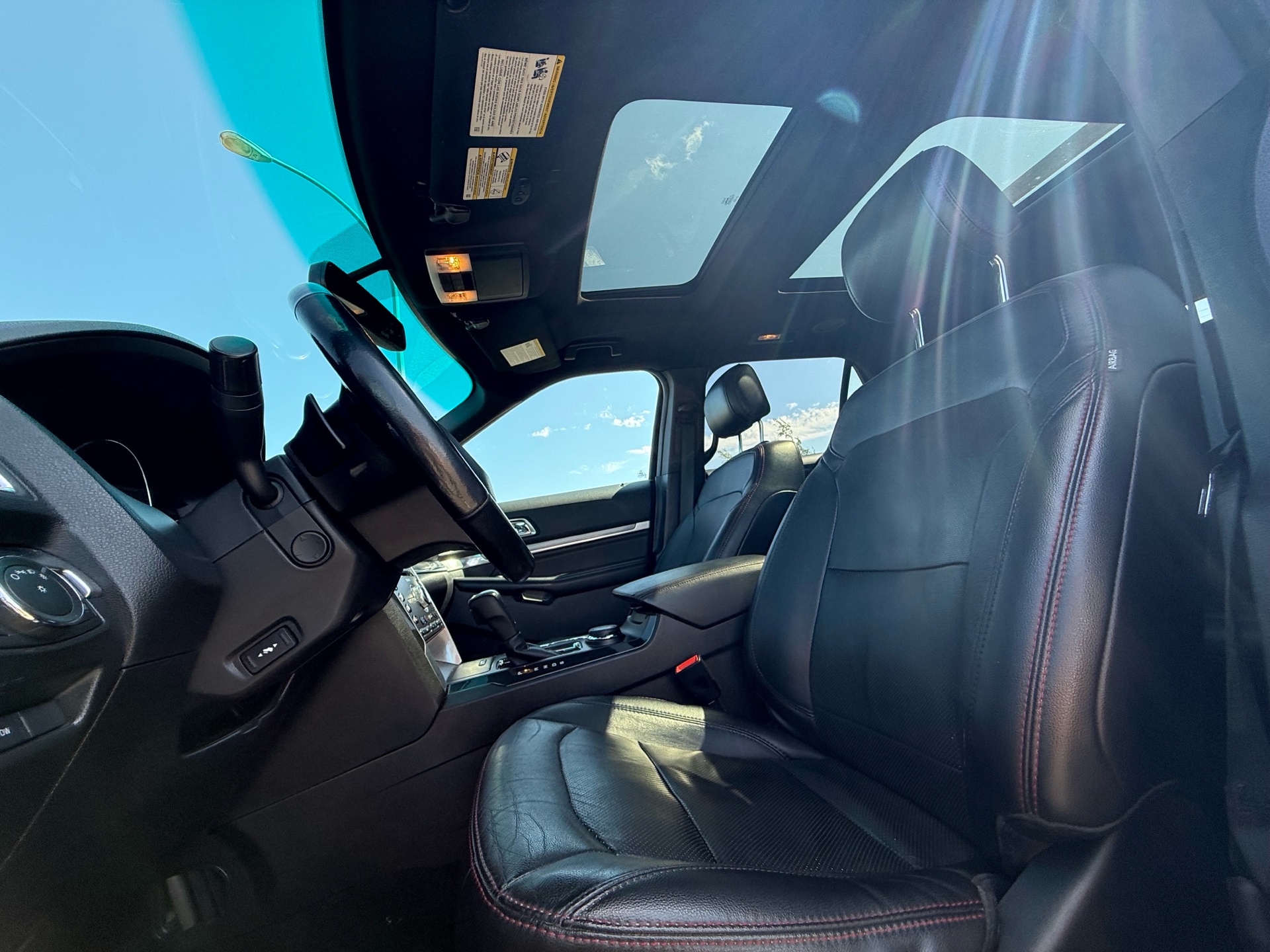 Vehicle photo 10