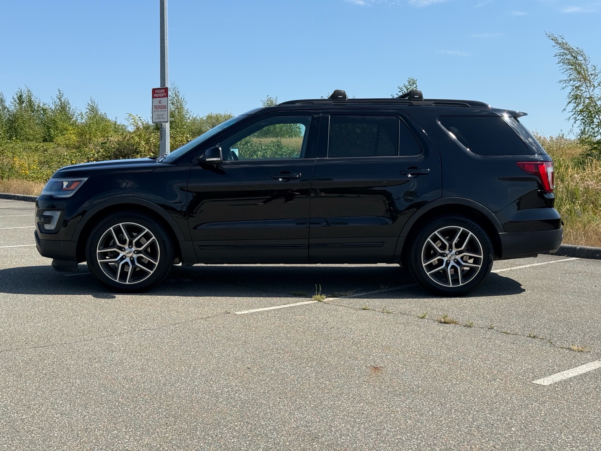 Vehicle photo 2