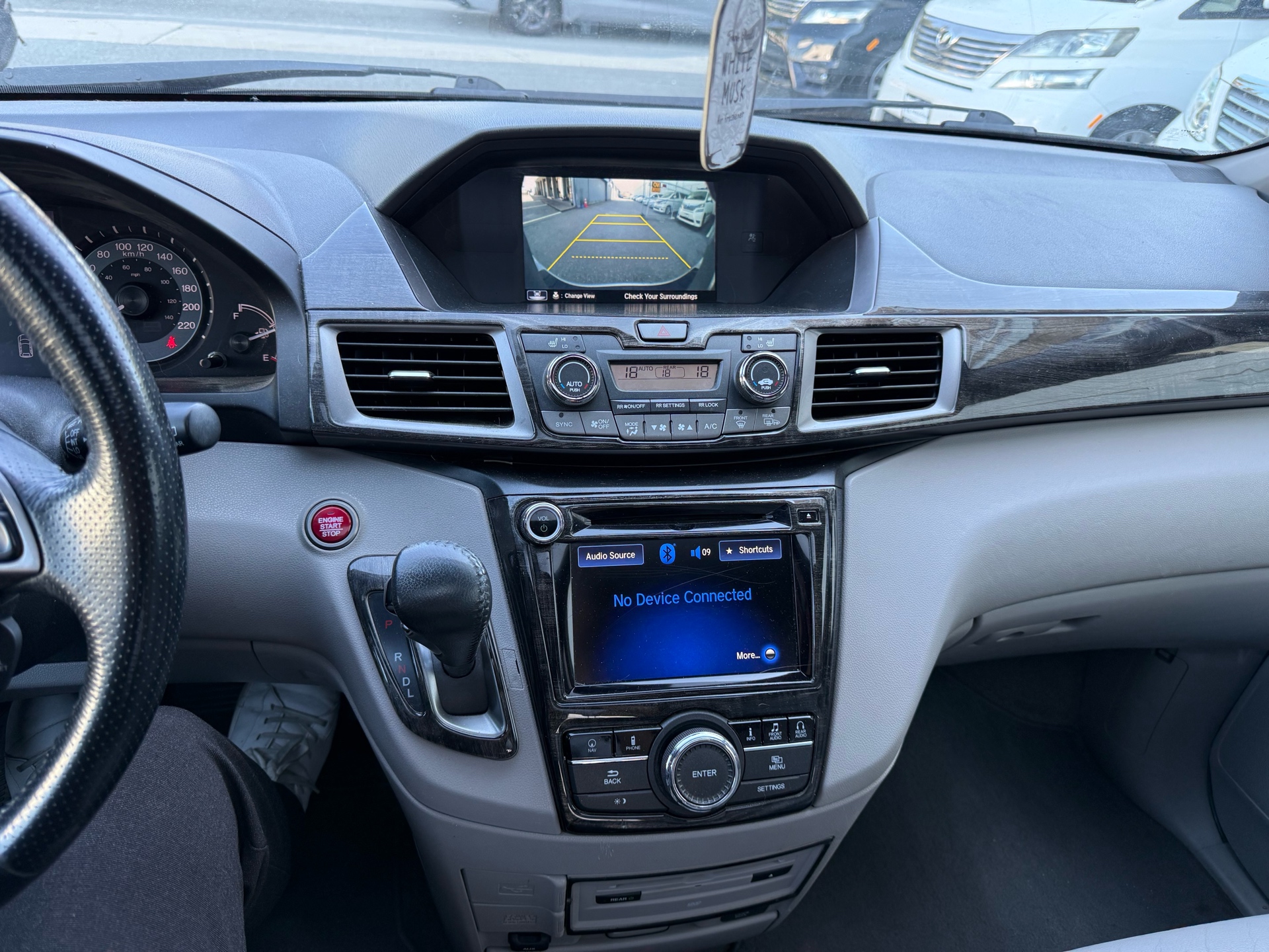 Vehicle photo 8
