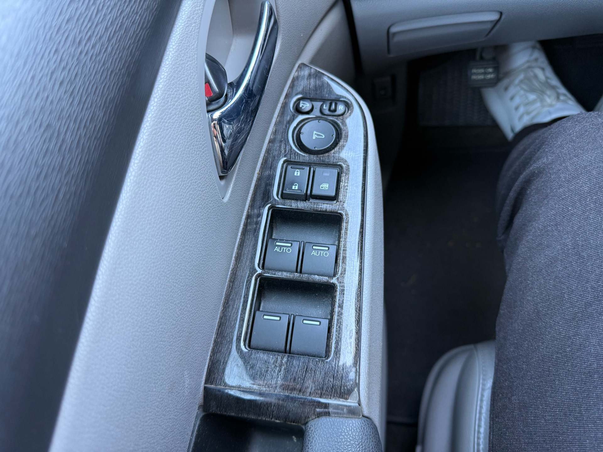 Vehicle photo 7