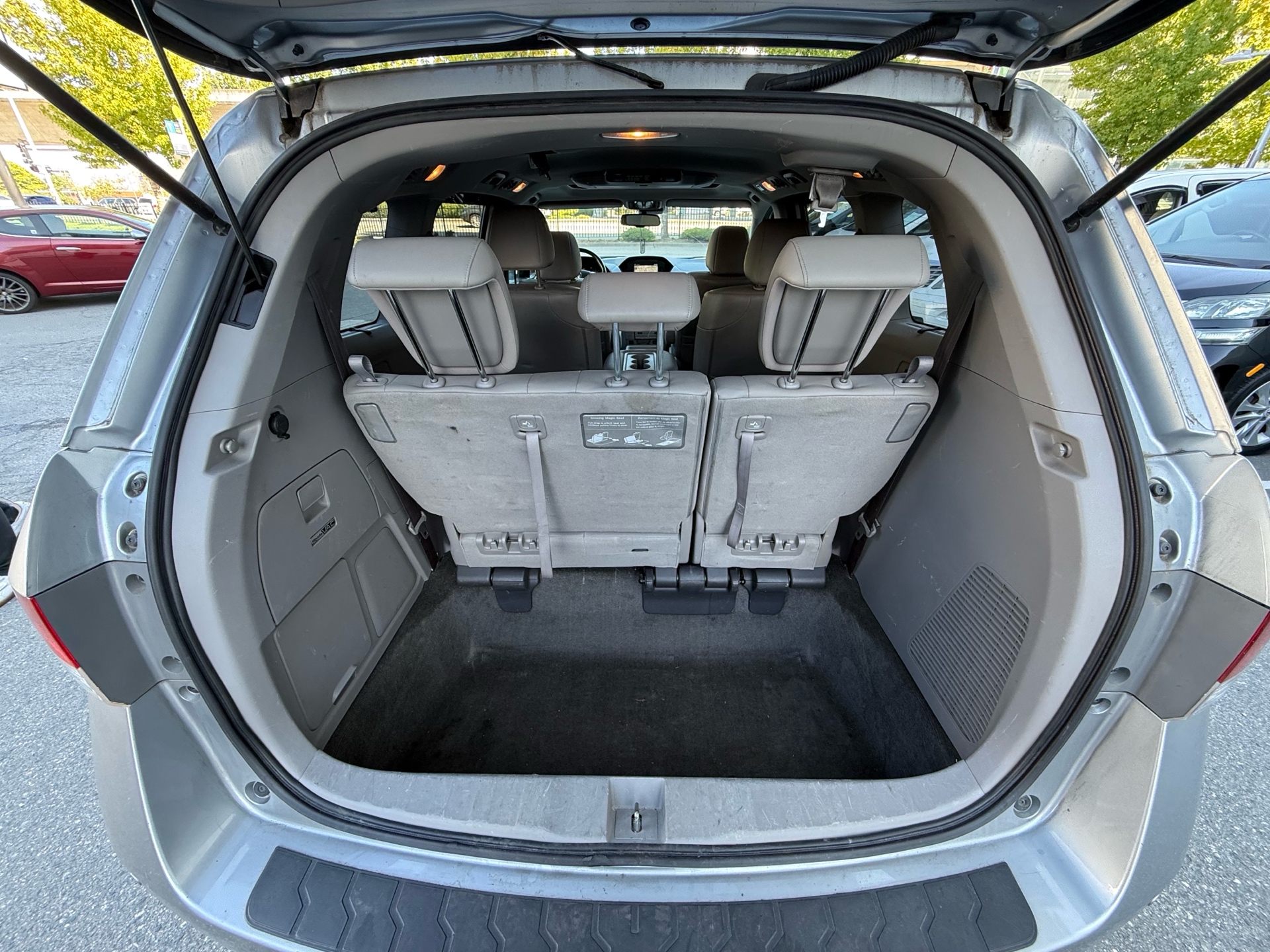 Vehicle photo 14