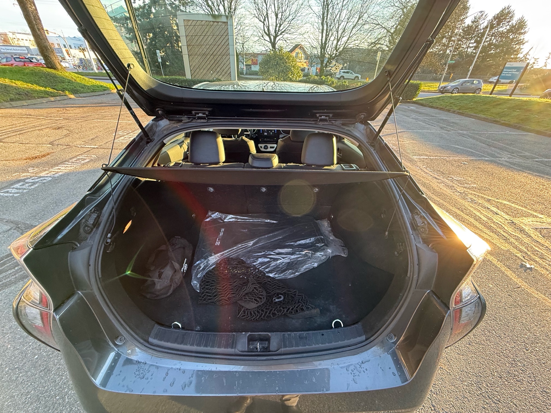 Vehicle photo 12