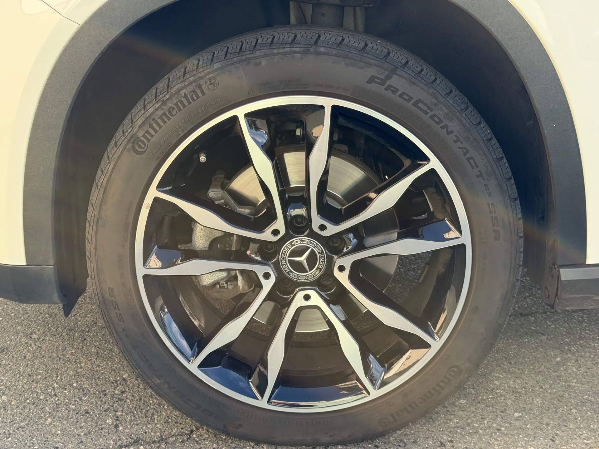 Vehicle photo 14