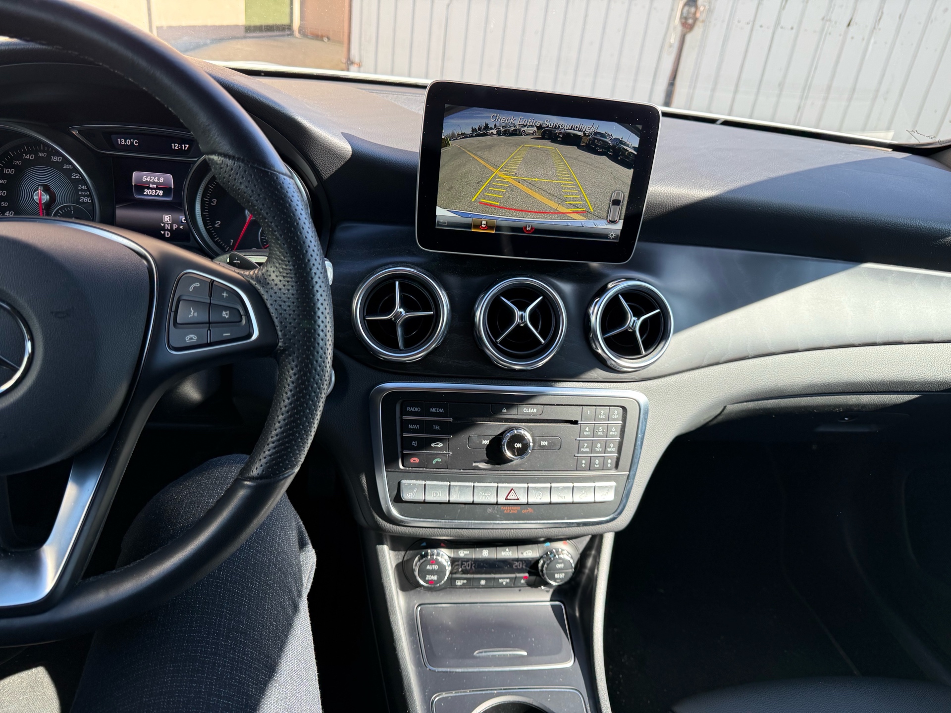 Vehicle photo 8