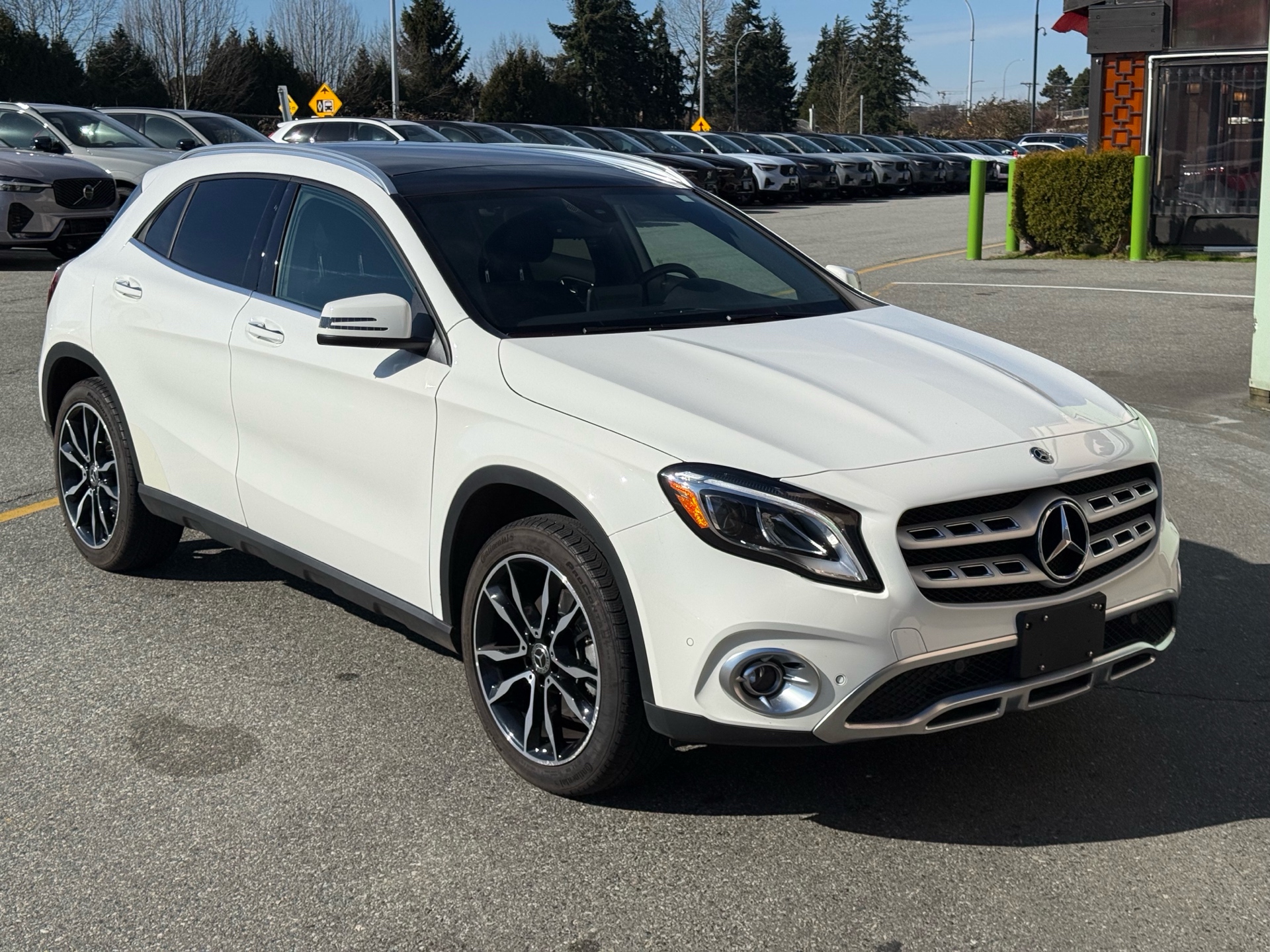 Vehicle photo 4