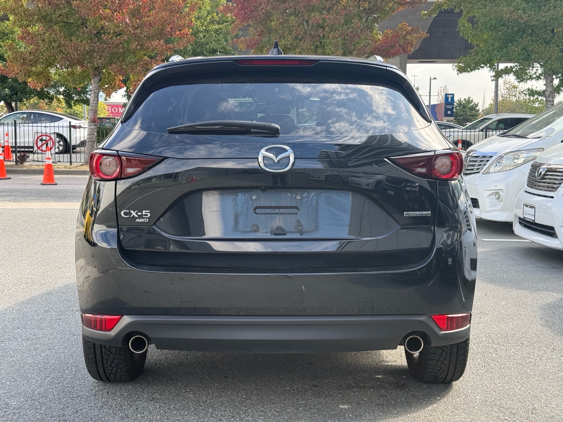 Vehicle photo 4