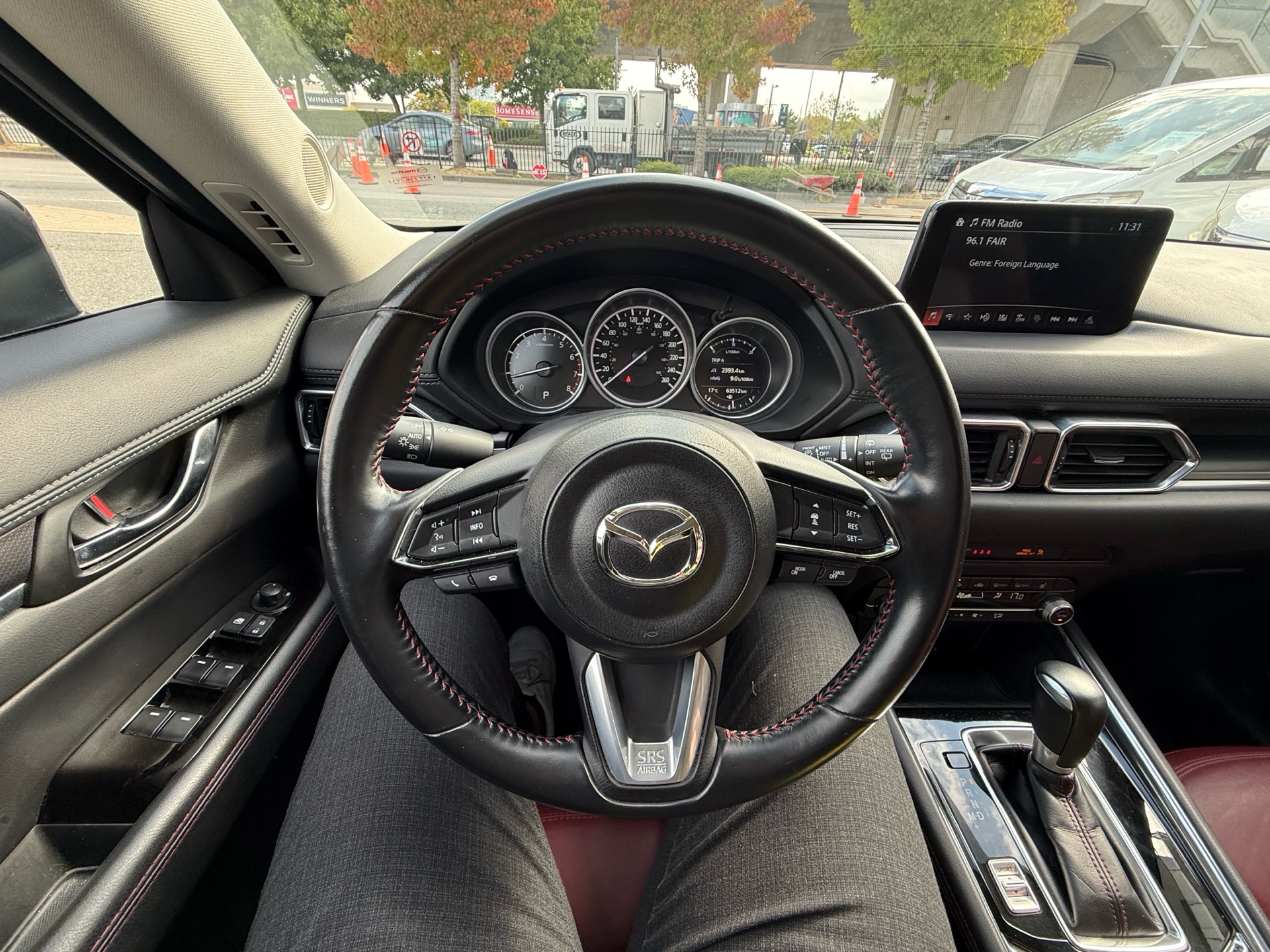 Vehicle photo 8