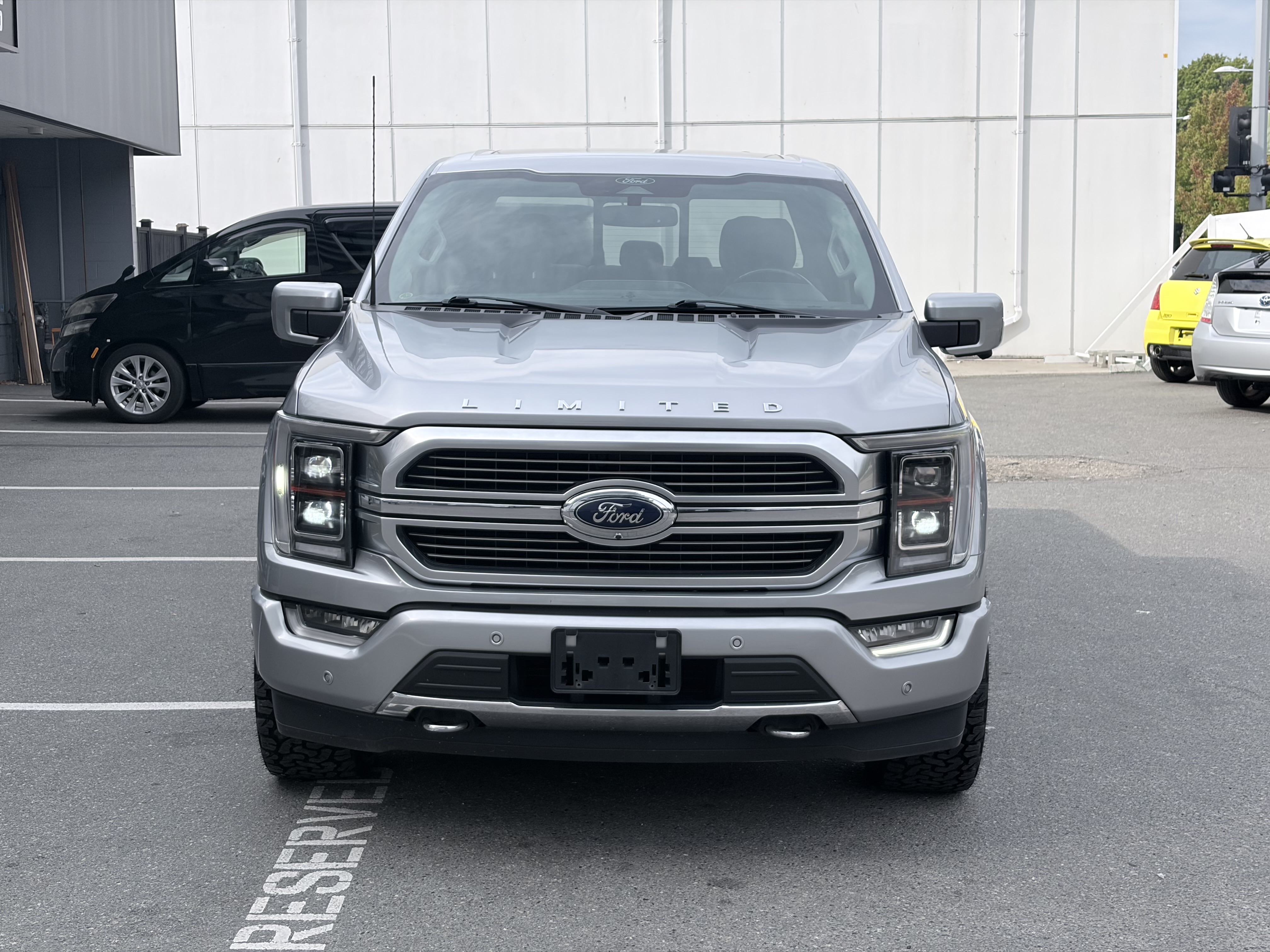 Vehicle photo 2