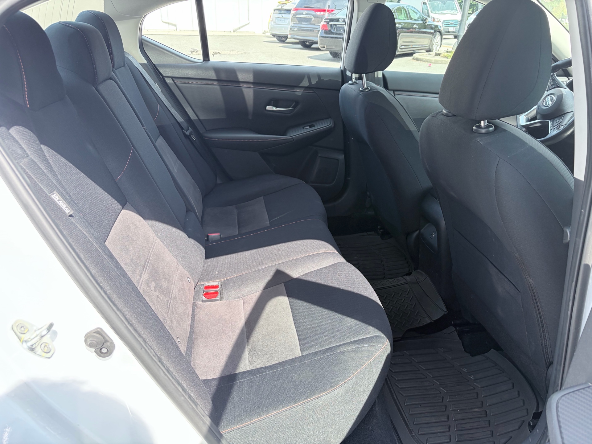 Vehicle photo 13