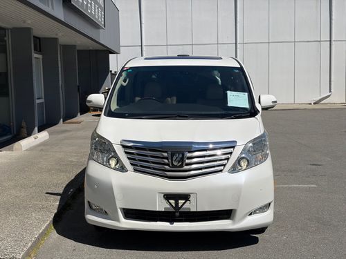 Toyota Alphard vs Toyota Vellfire: Which JDM Minivan Is Right for You?