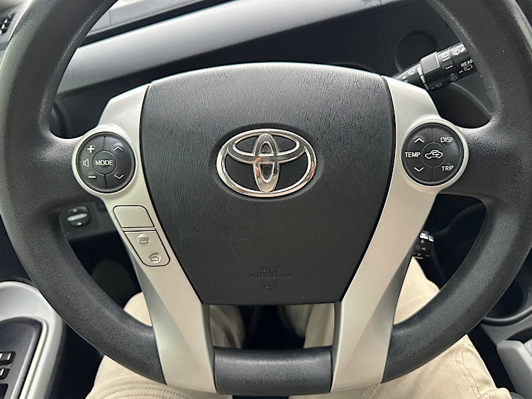 /mominautosales/2014-Toyota-PriusC-6661956251483223.jpg