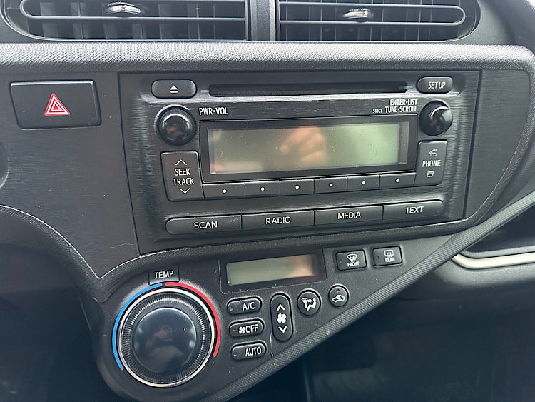 /mominautosales/2014-Toyota-PriusC-7536535002719751.jpg