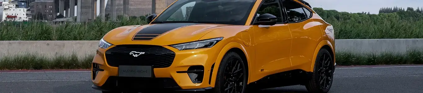 https://hillzcdn.ca/moonmotors/2920293257730344-aboutUs.webp