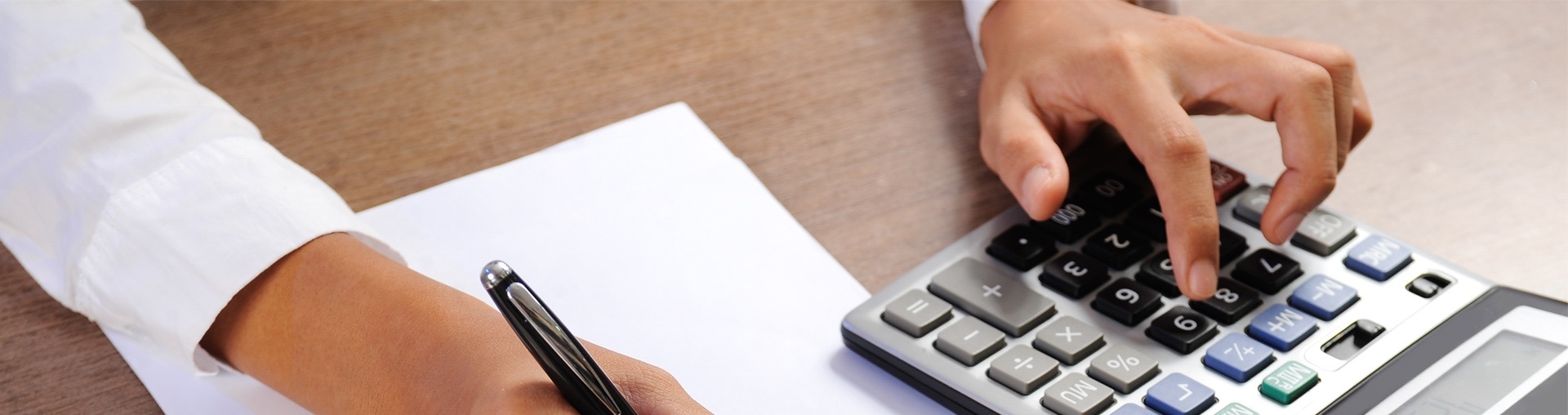 https://hillzcdn.ca/mrautofinecars/9713467489615586-closeup-woman-calculating-calculator-writing_copy.jpg