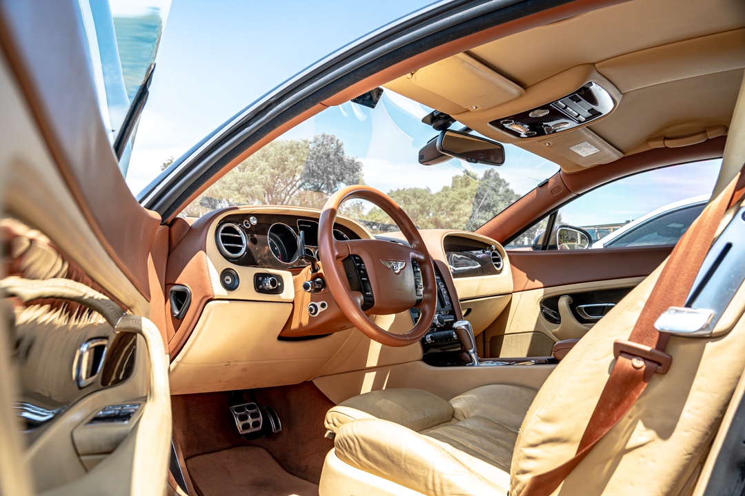 /ontarioqualitymotorsetobicoke/2004-Bentley-Continental-2467436198668742.jpg