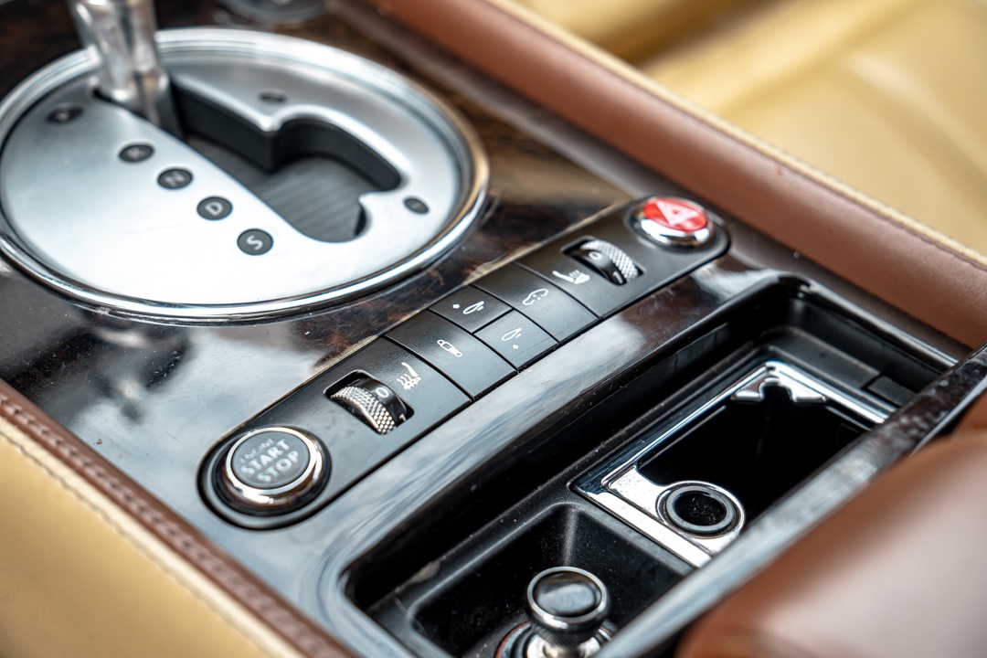 /ontarioqualitymotorsetobicoke/2004-Bentley-Continental-27768644919259255.jpg