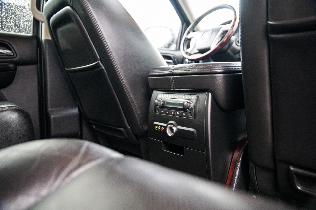 /ontarioqualitymotorsetobicoke/2010-Cadillac-Escalade-04533930803257036.jpg