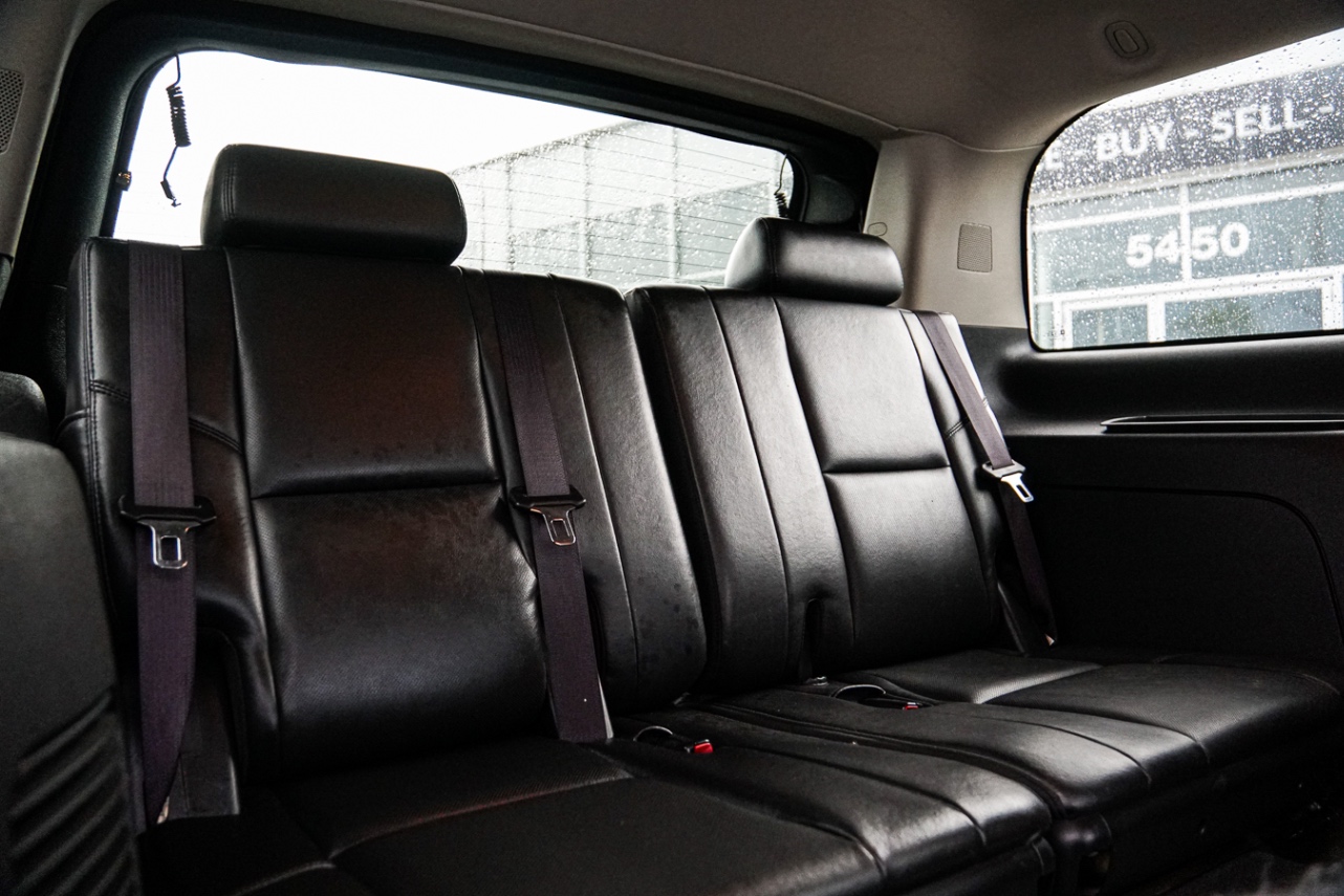 /ontarioqualitymotorsetobicoke/2010-Cadillac-Escalade-24661333558610865.jpg