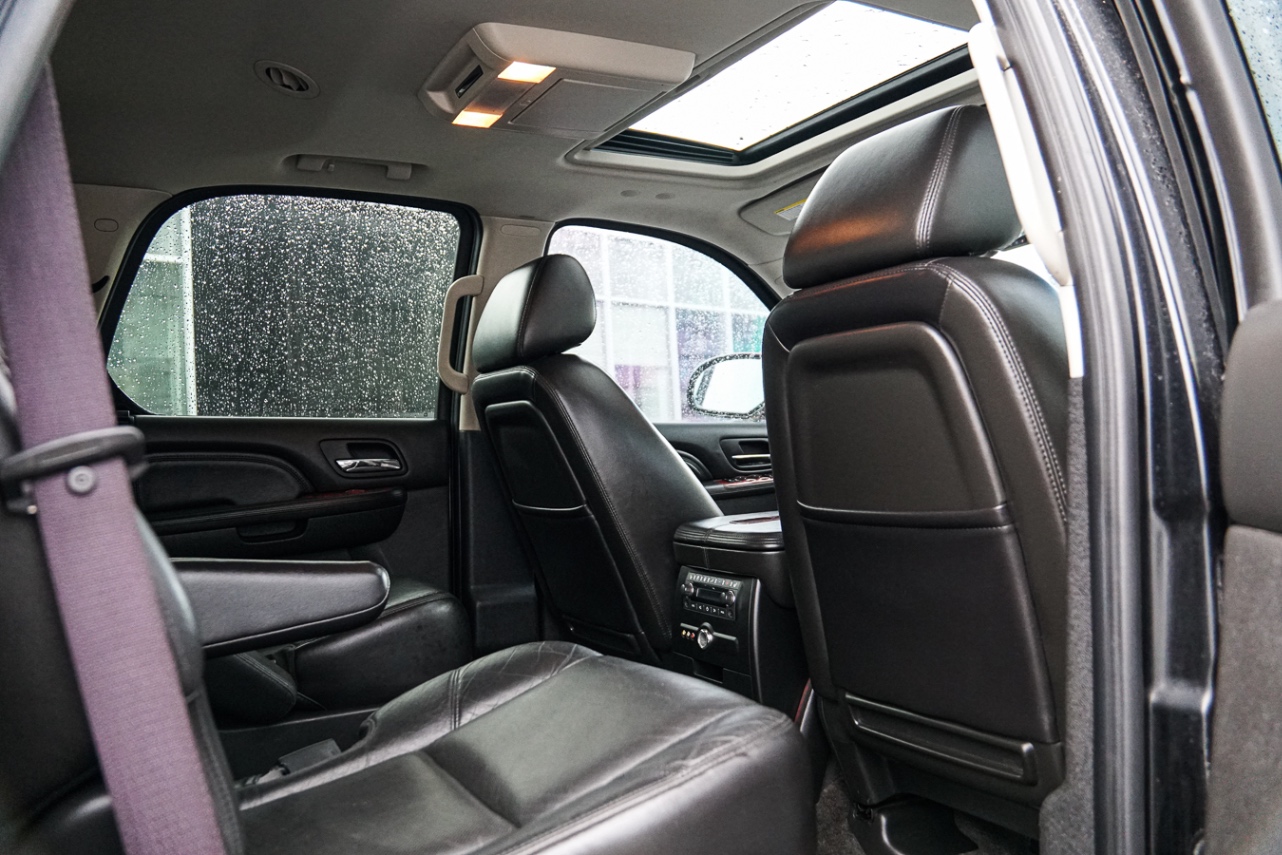 /ontarioqualitymotorsetobicoke/2010-Cadillac-Escalade-6021359199578491.jpg
