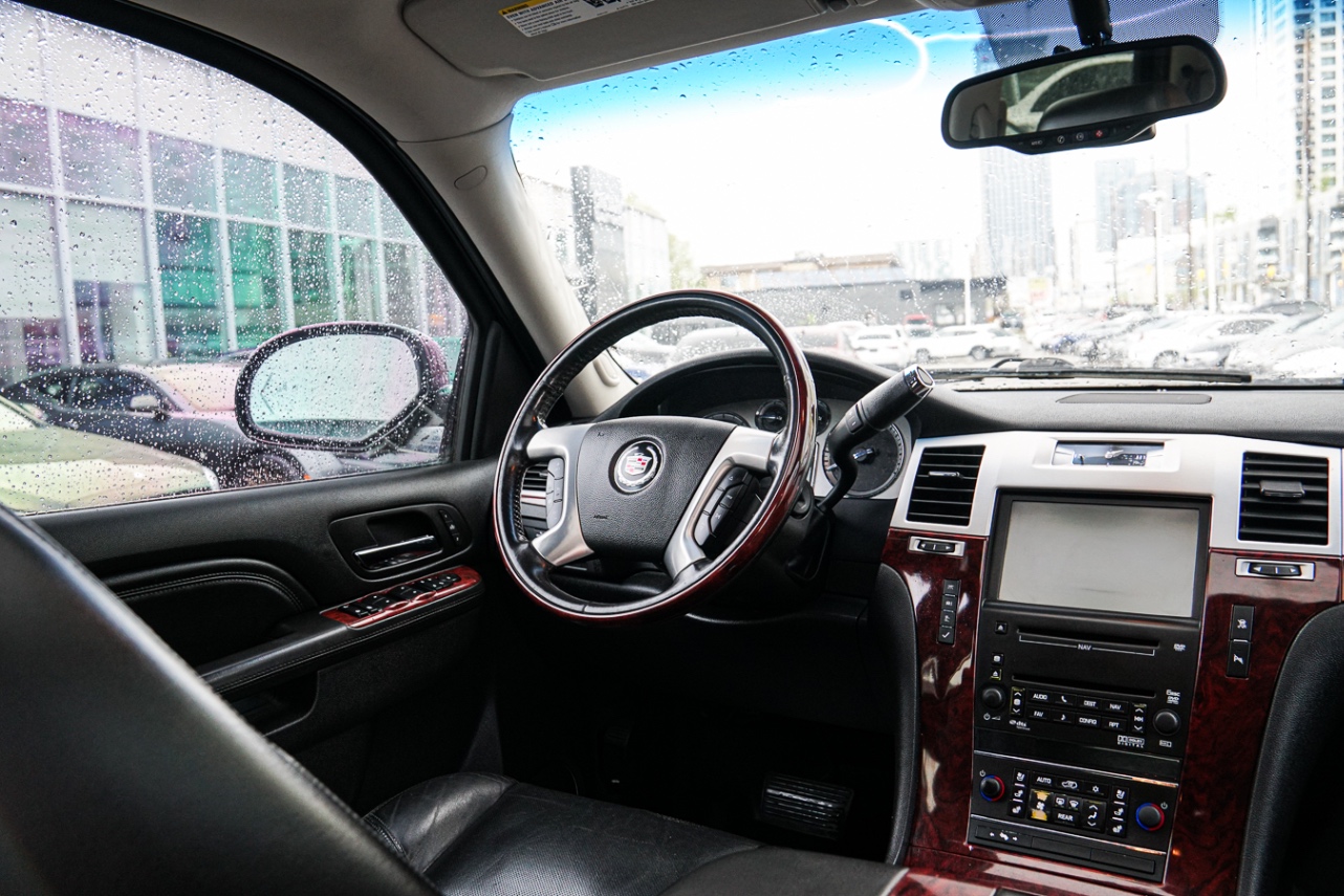 /ontarioqualitymotorsetobicoke/2010-Cadillac-Escalade-6248167358766166.jpg