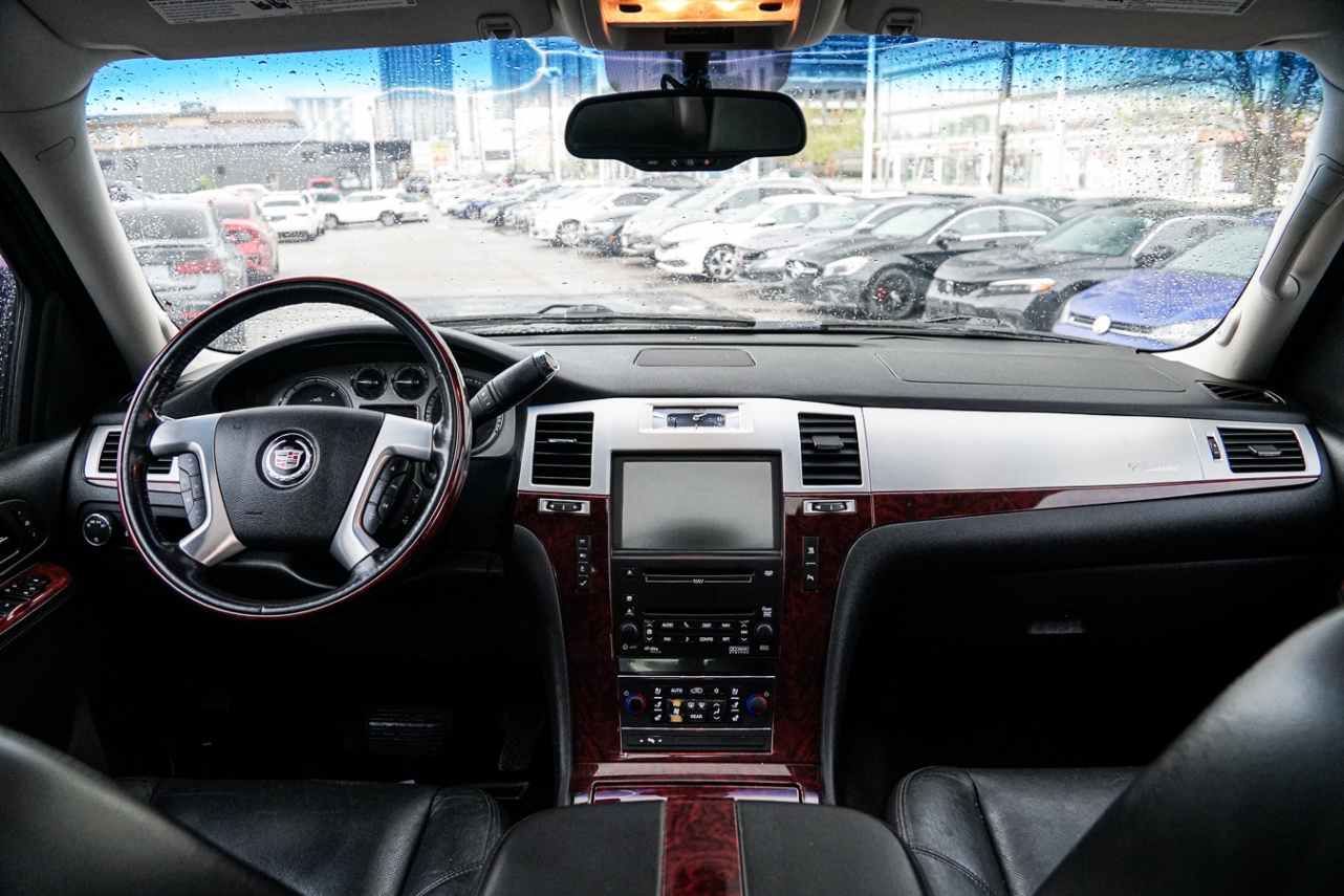 /ontarioqualitymotorsetobicoke/2010-Cadillac-Escalade-7275879598088881.jpg