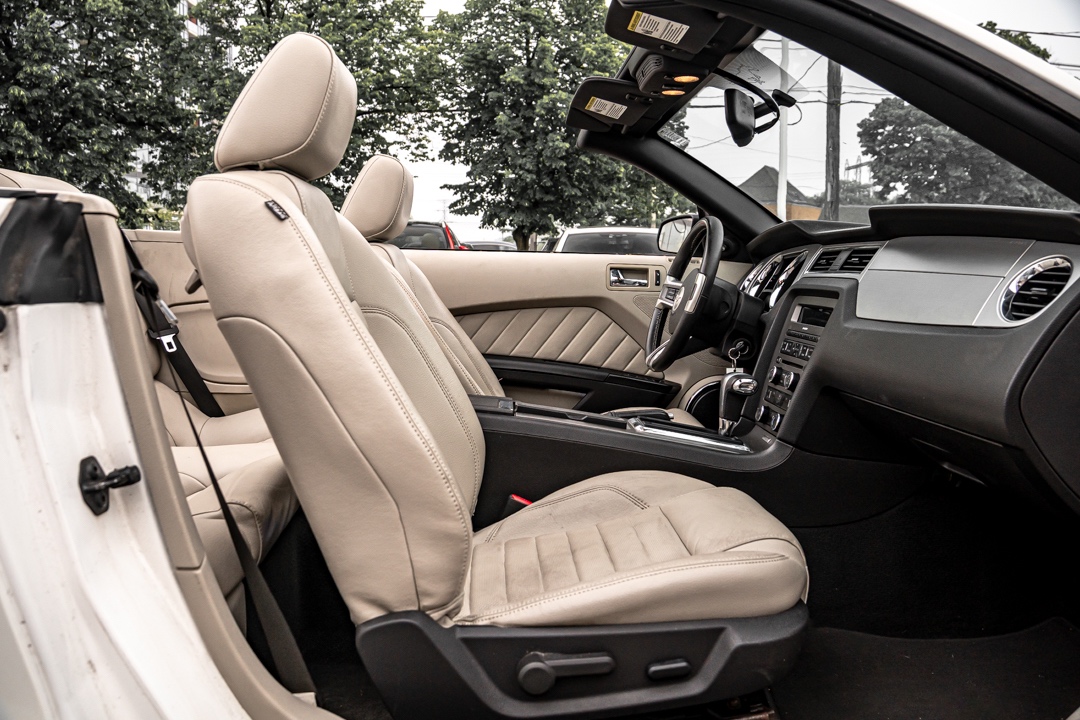 /ontarioqualitymotorsetobicoke/2010-Ford-Mustang-1924449831072037.jpg