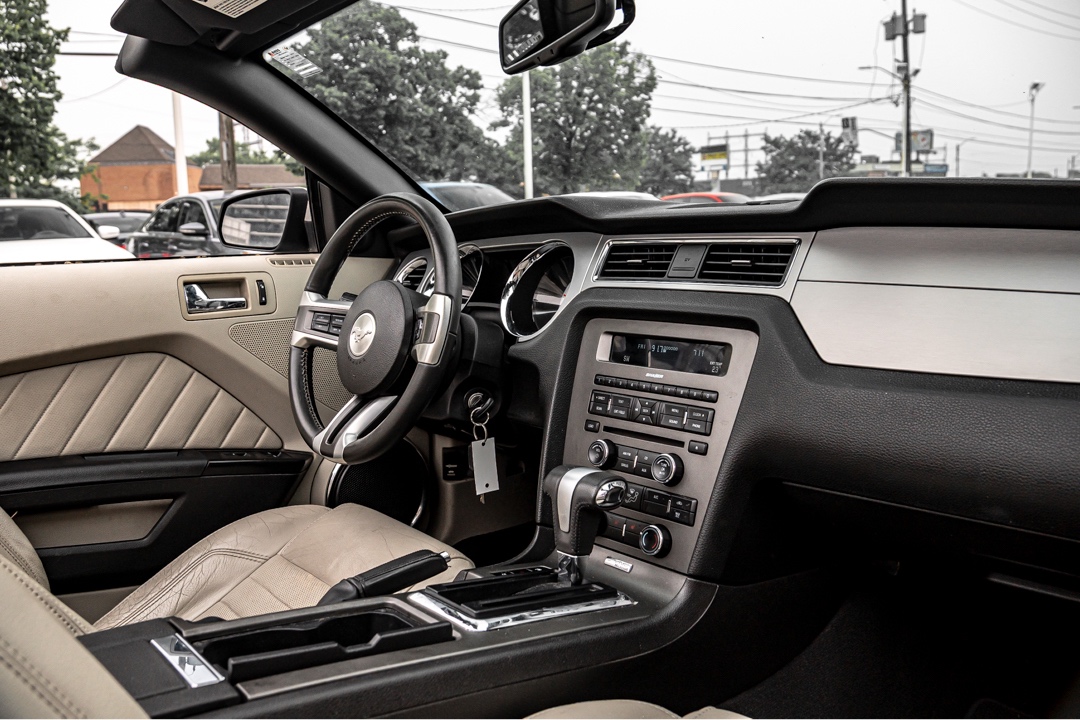 /ontarioqualitymotorsetobicoke/2010-Ford-Mustang-8238899691588424.jpg