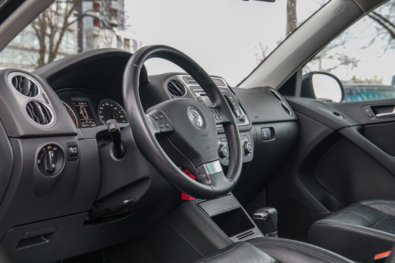 /ontarioqualitymotorsetobicoke/2010-Volkswagen-Tiguan-2869975476255817.jpg