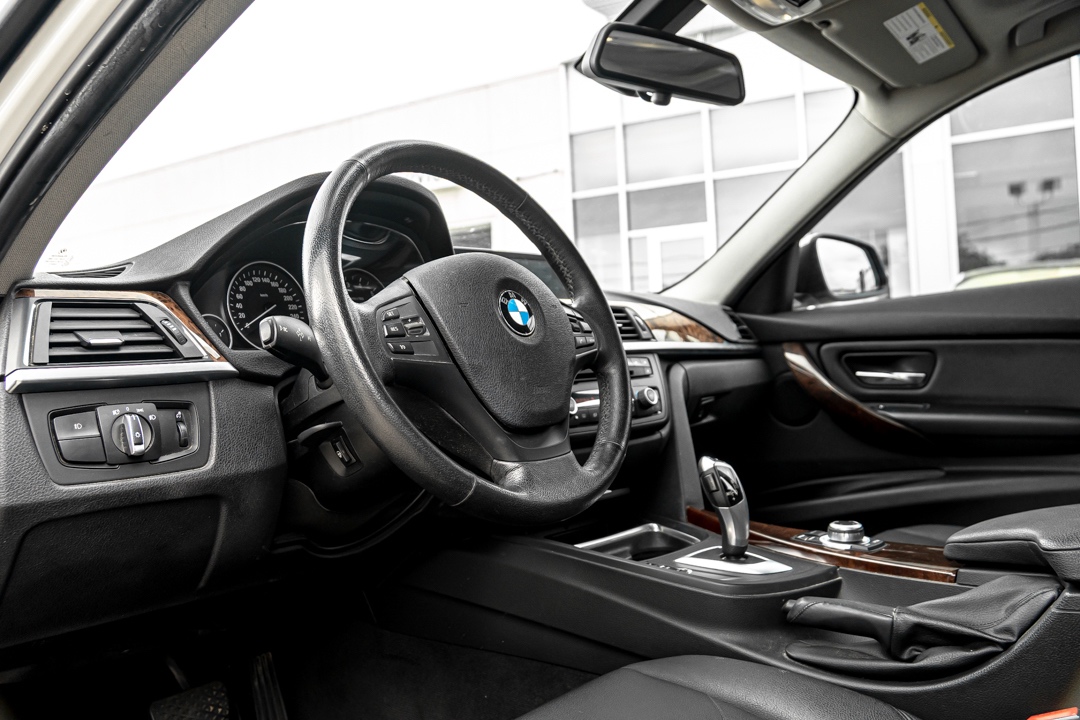/ontarioqualitymotorsetobicoke/2013-BMW-3Series-12475791177774154.jpg