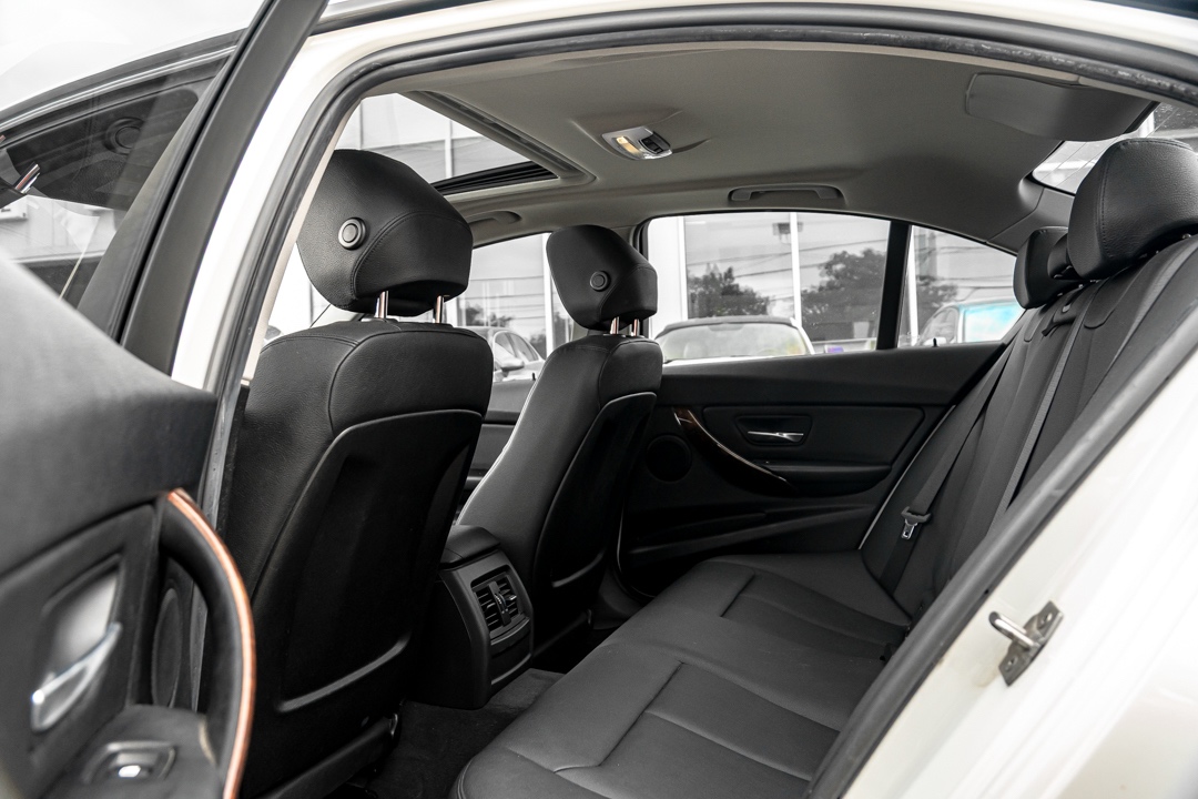 /ontarioqualitymotorsetobicoke/2013-BMW-3Series-7500660306952016.jpg